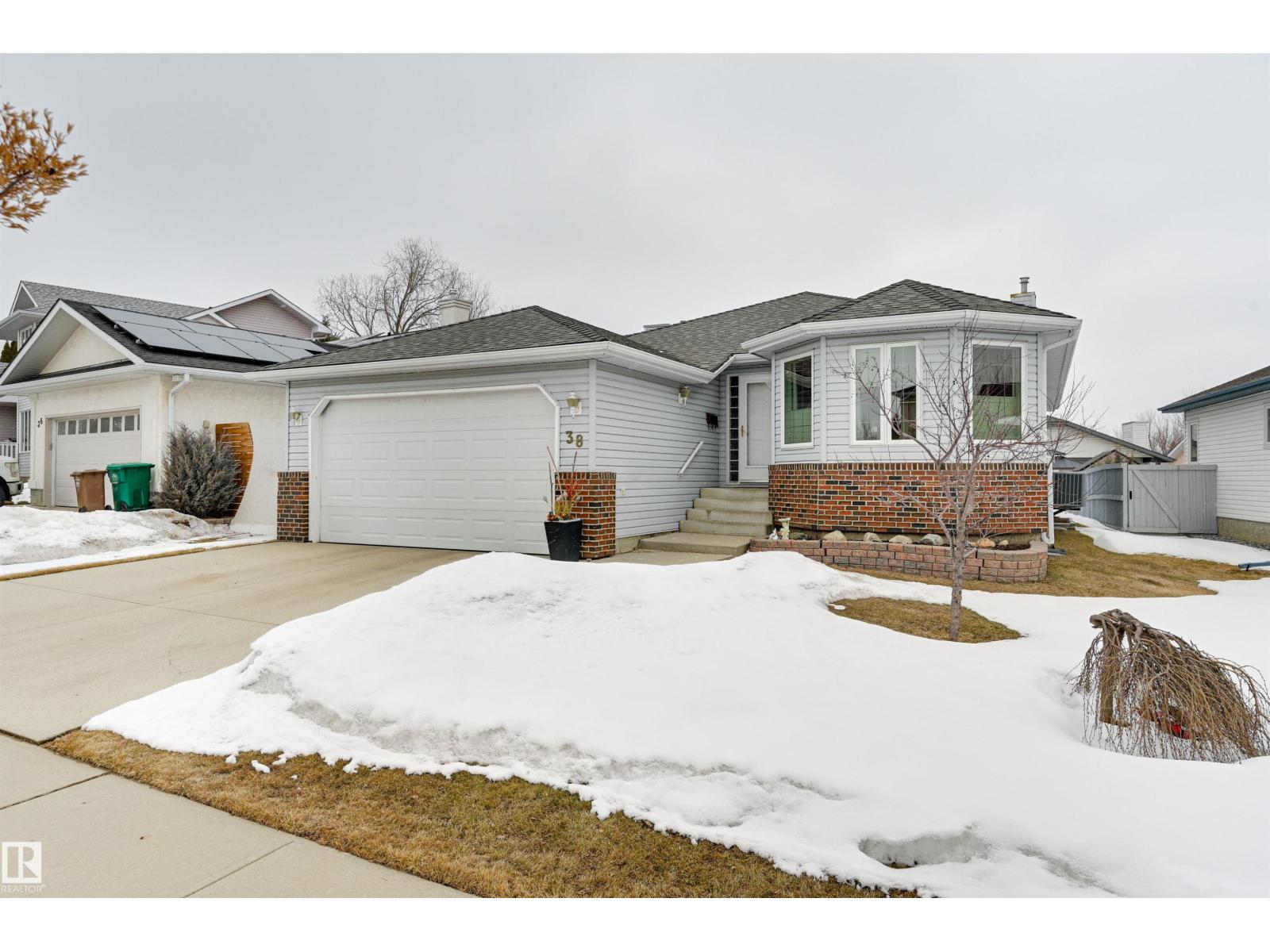 38 HIGHLAND CR, St. Albert