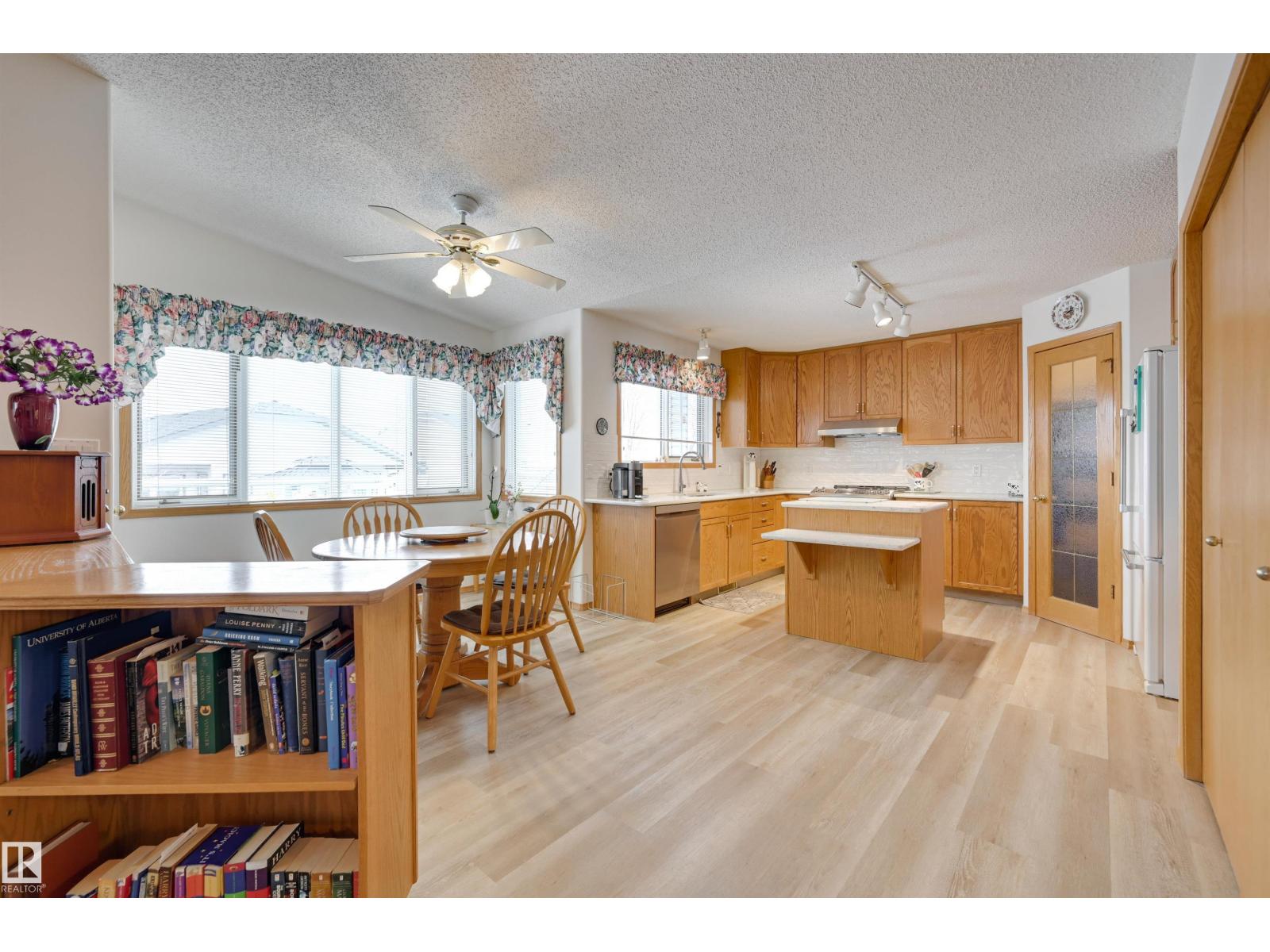 38 HIGHLAND CR, St. Albert