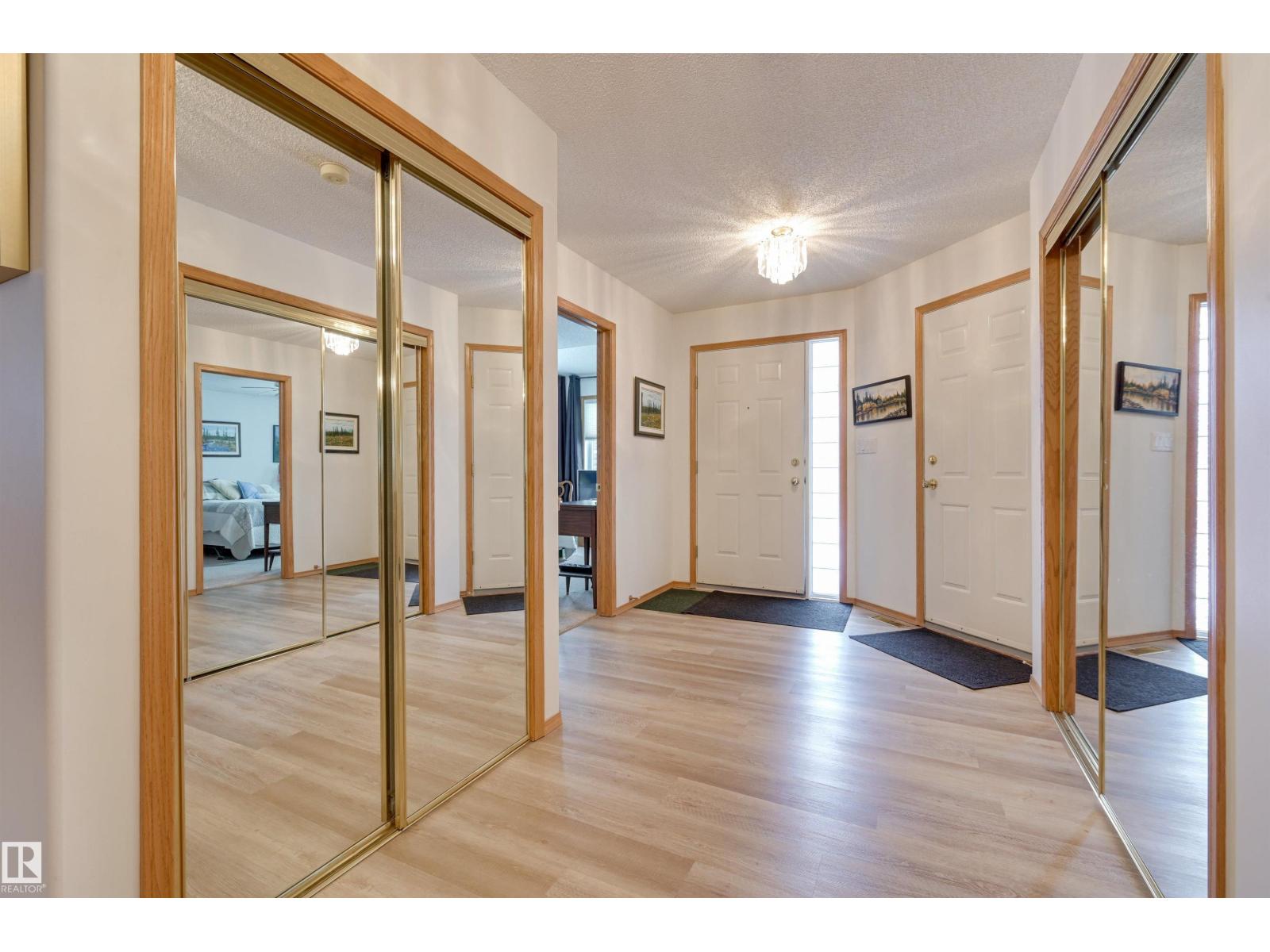 38 HIGHLAND CR, St. Albert