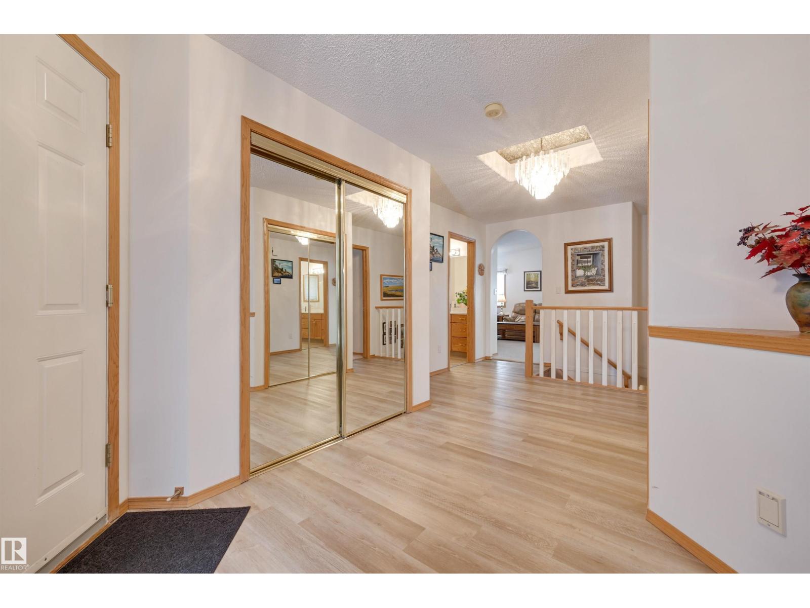 38 HIGHLAND CR, St. Albert