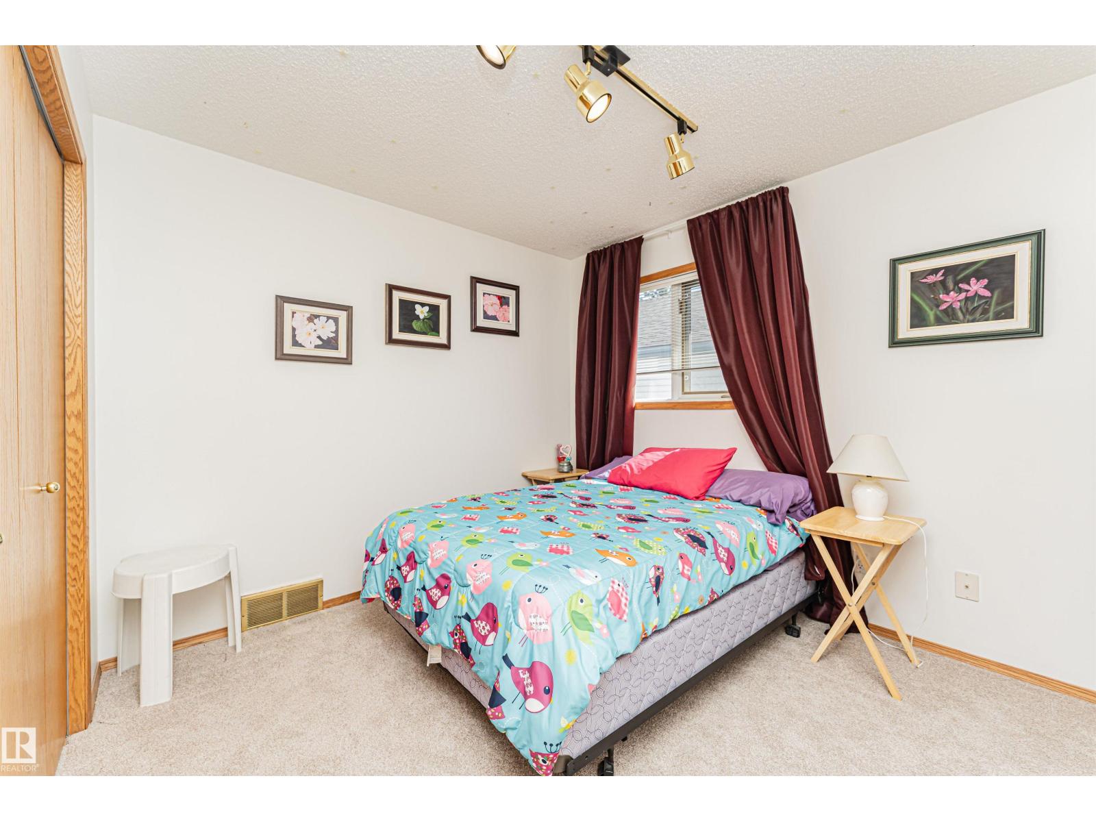 38 HIGHLAND CR, St. Albert