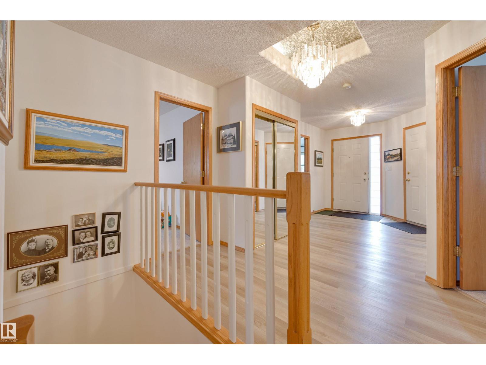 38 HIGHLAND CR, St. Albert