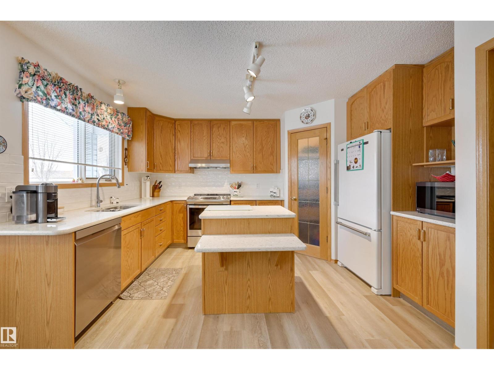 38 HIGHLAND CR, St. Albert