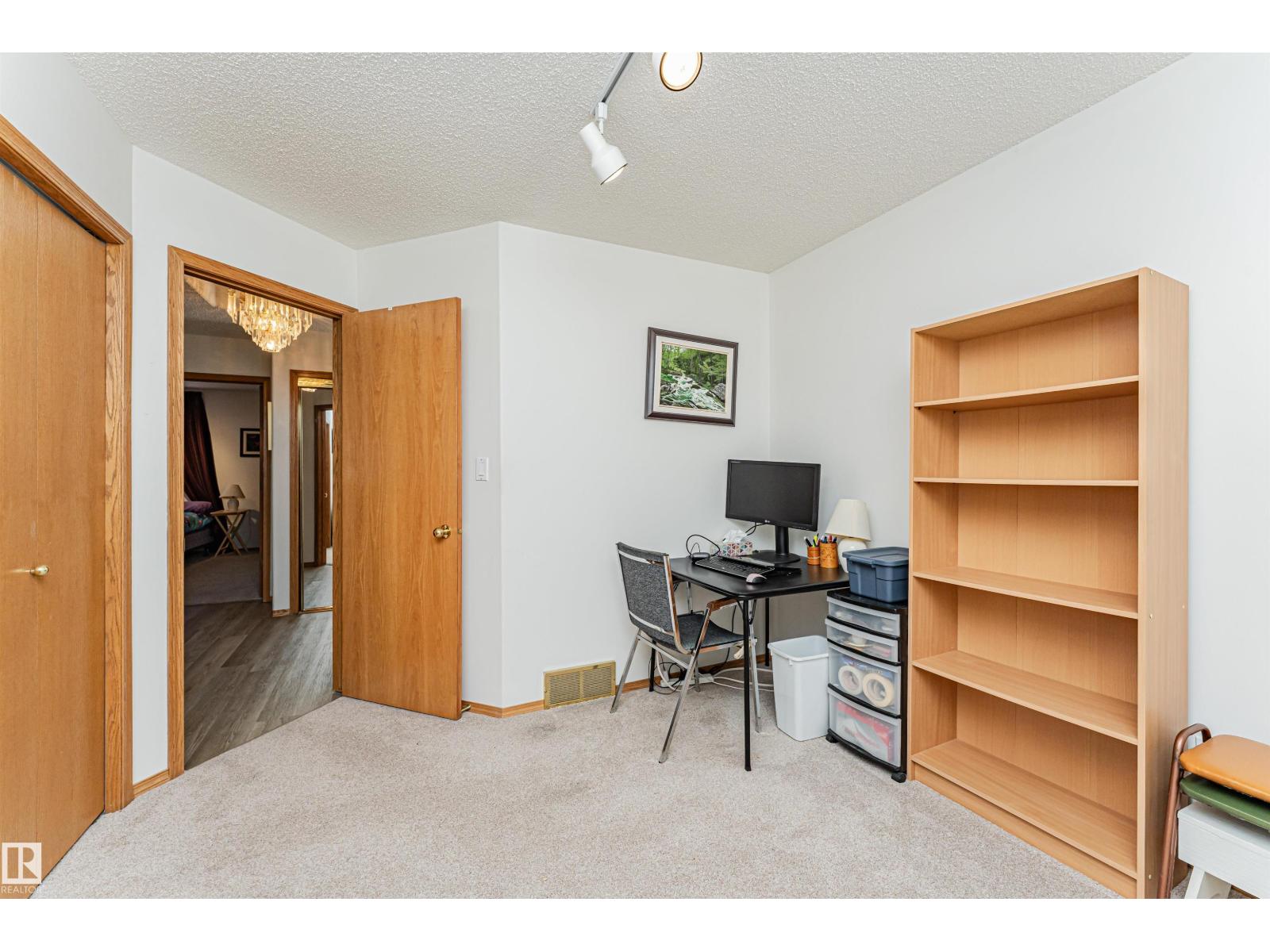 38 HIGHLAND CR, St. Albert