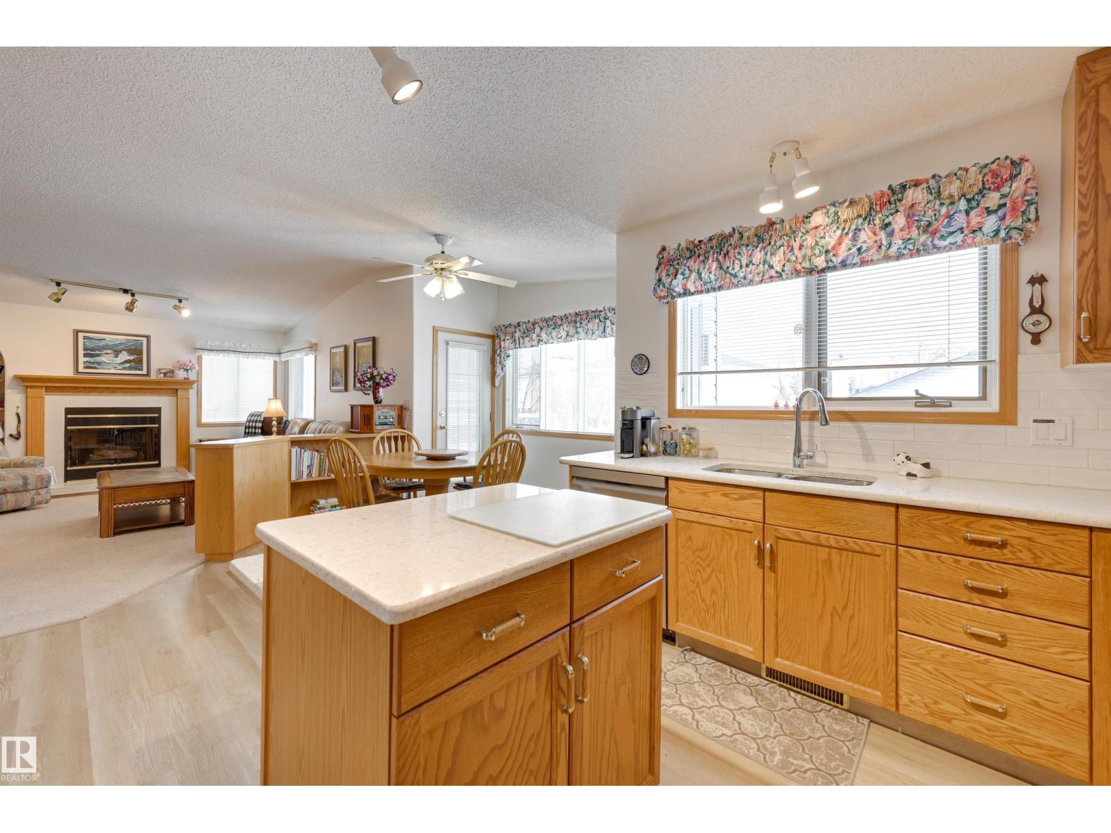 38 HIGHLAND CR, St. Albert