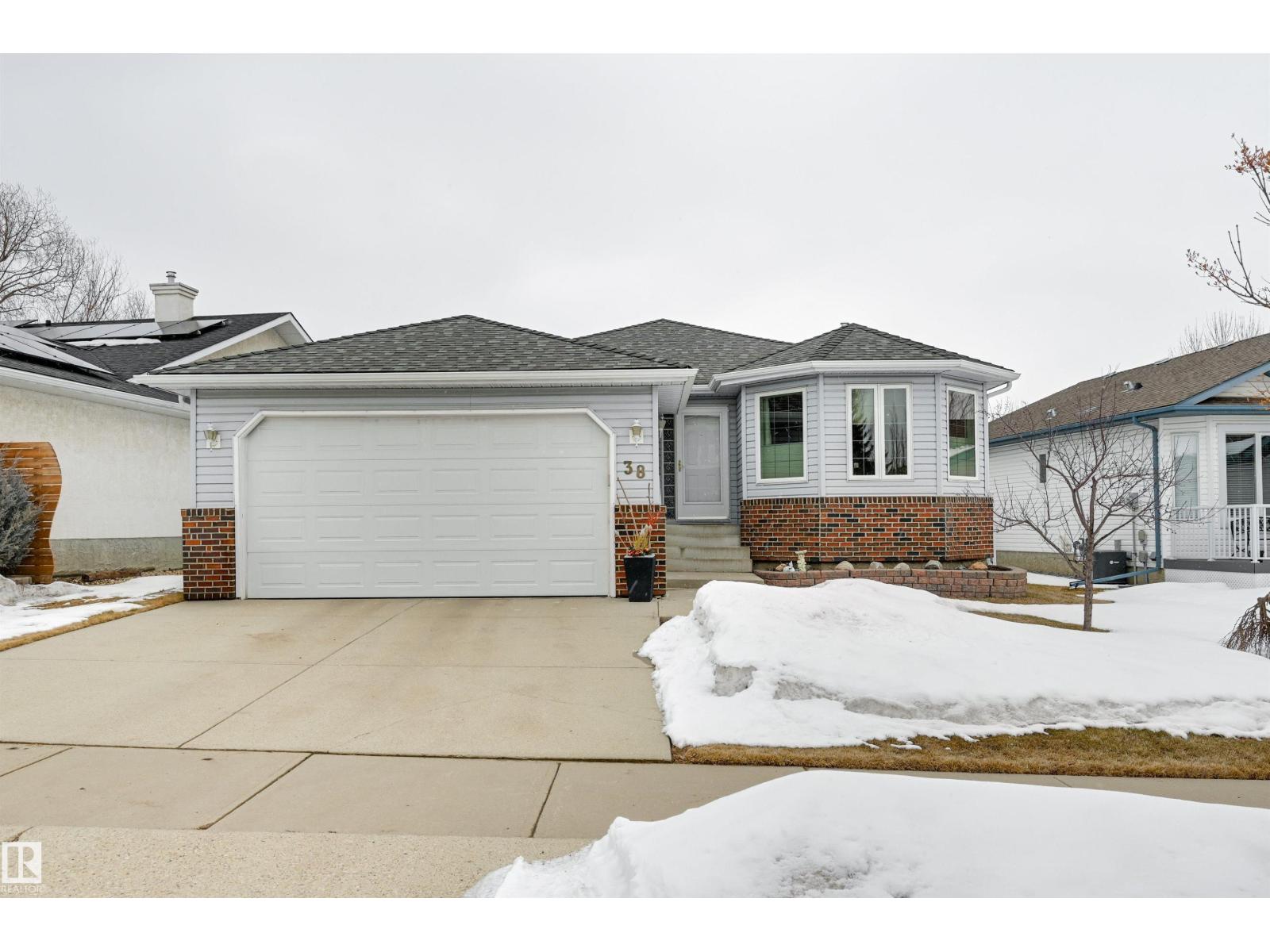 38 HIGHLAND CR, St. Albert