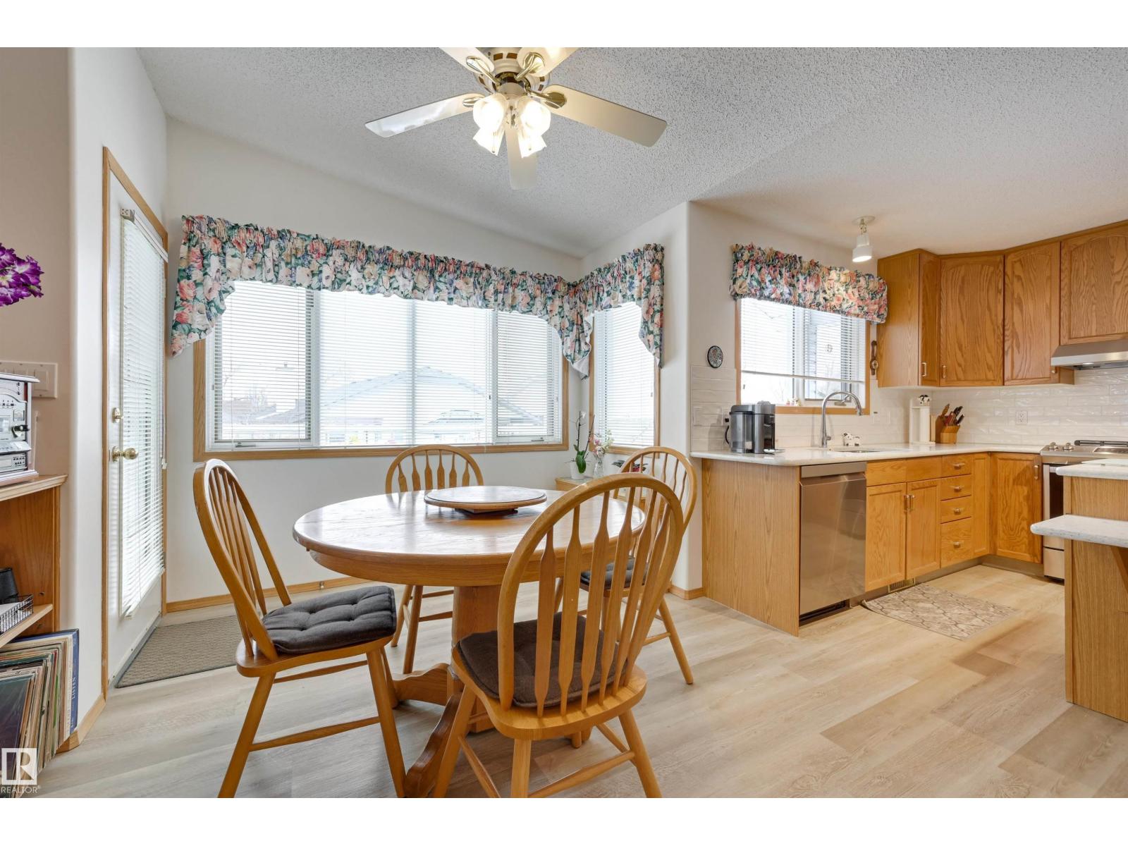 38 HIGHLAND CR, St. Albert