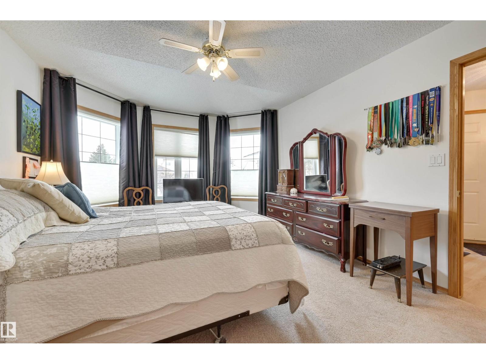 38 HIGHLAND CR, St. Albert