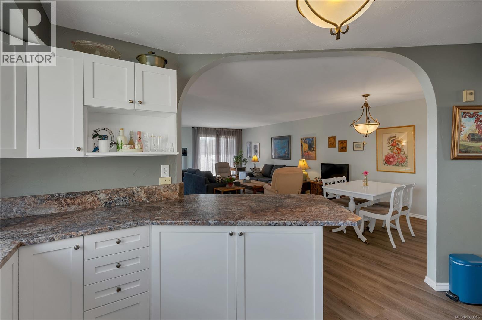 #5 3020 CLIFFE Ave - 10