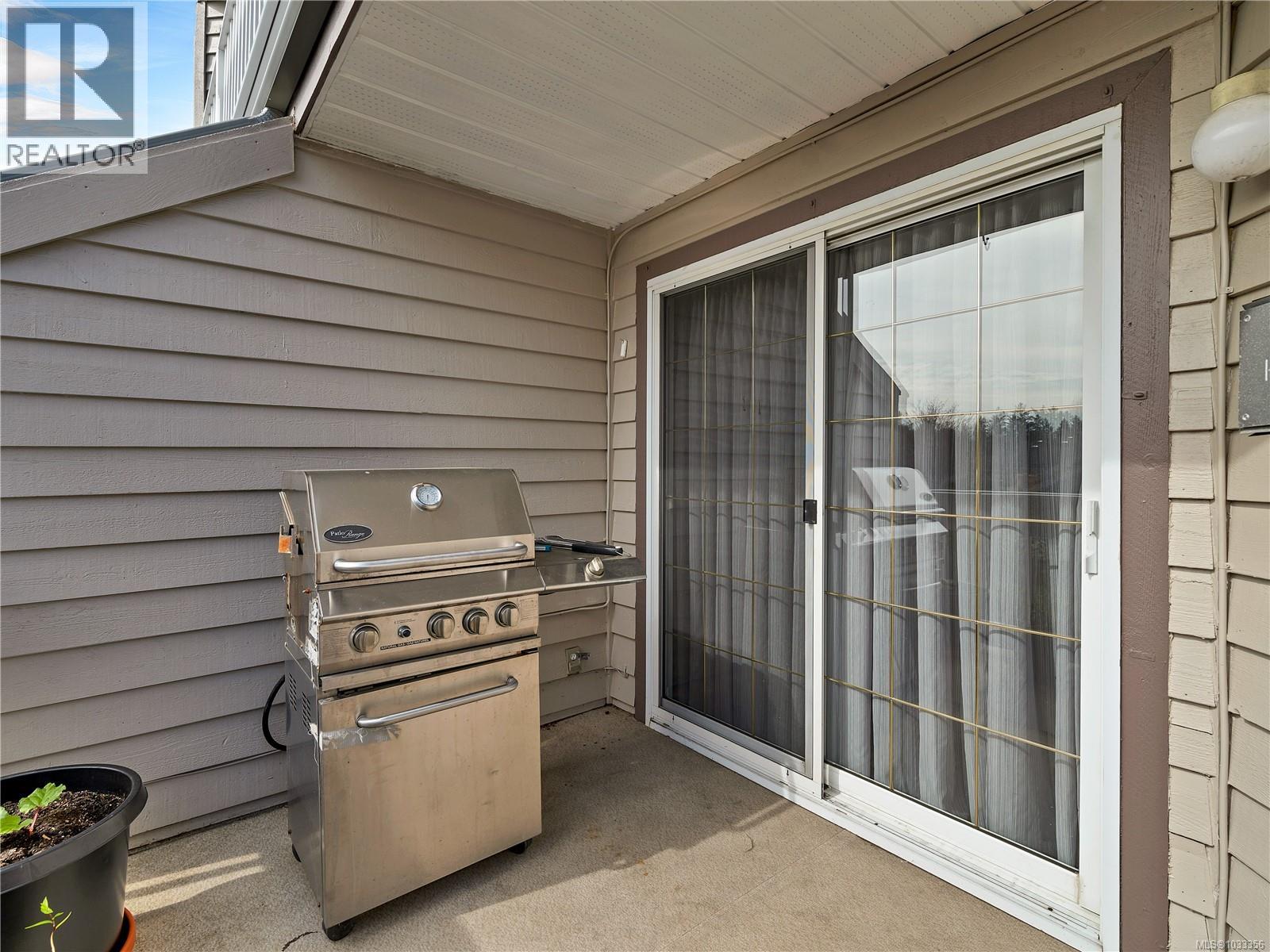 #5 3020 CLIFFE Ave - 28