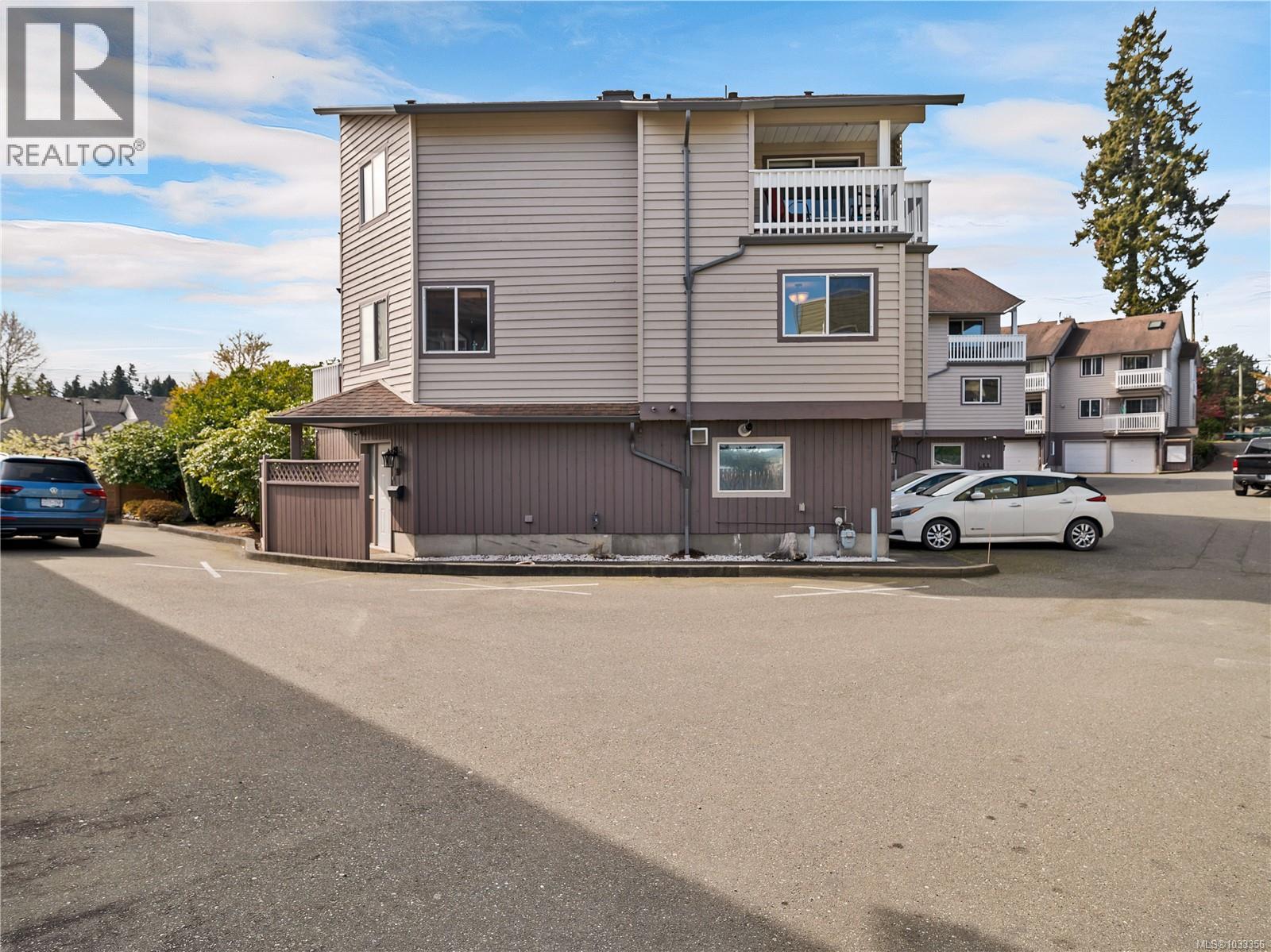 #5 3020 CLIFFE Ave - 33