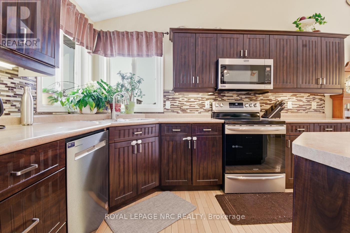 225 COLBECK DRIVE, Welland (Coyle Creek), Ontario, L3C7M3 — Photo 20