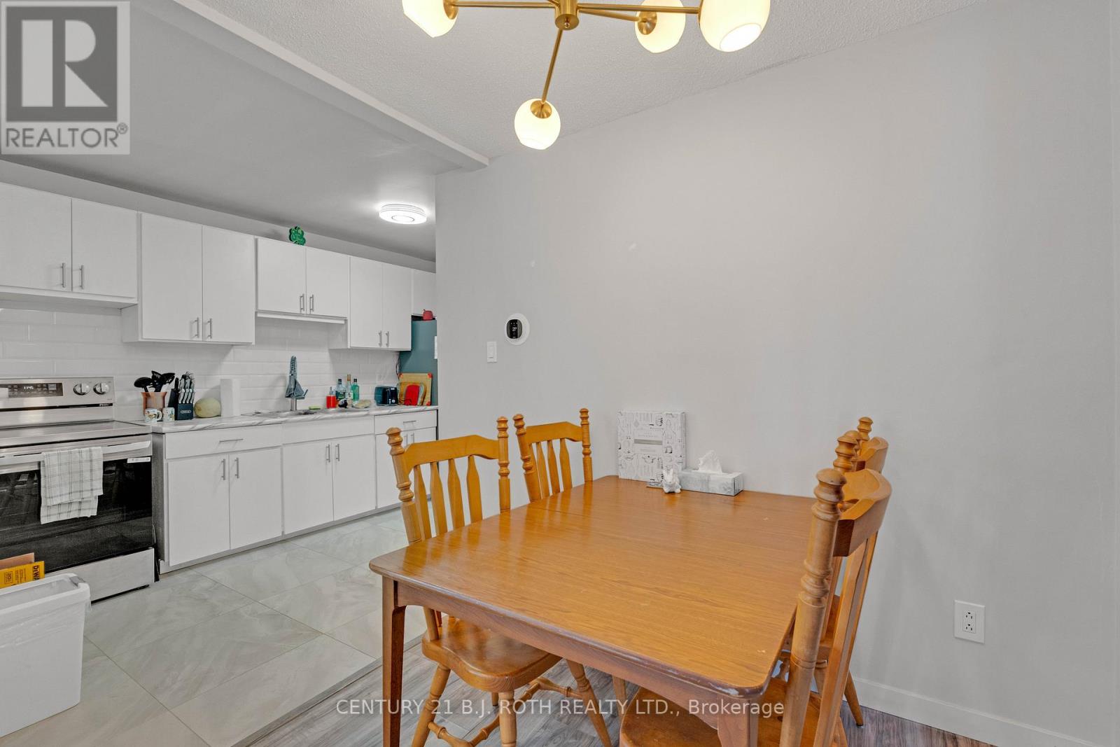 184 BORLAND STREET E - 34