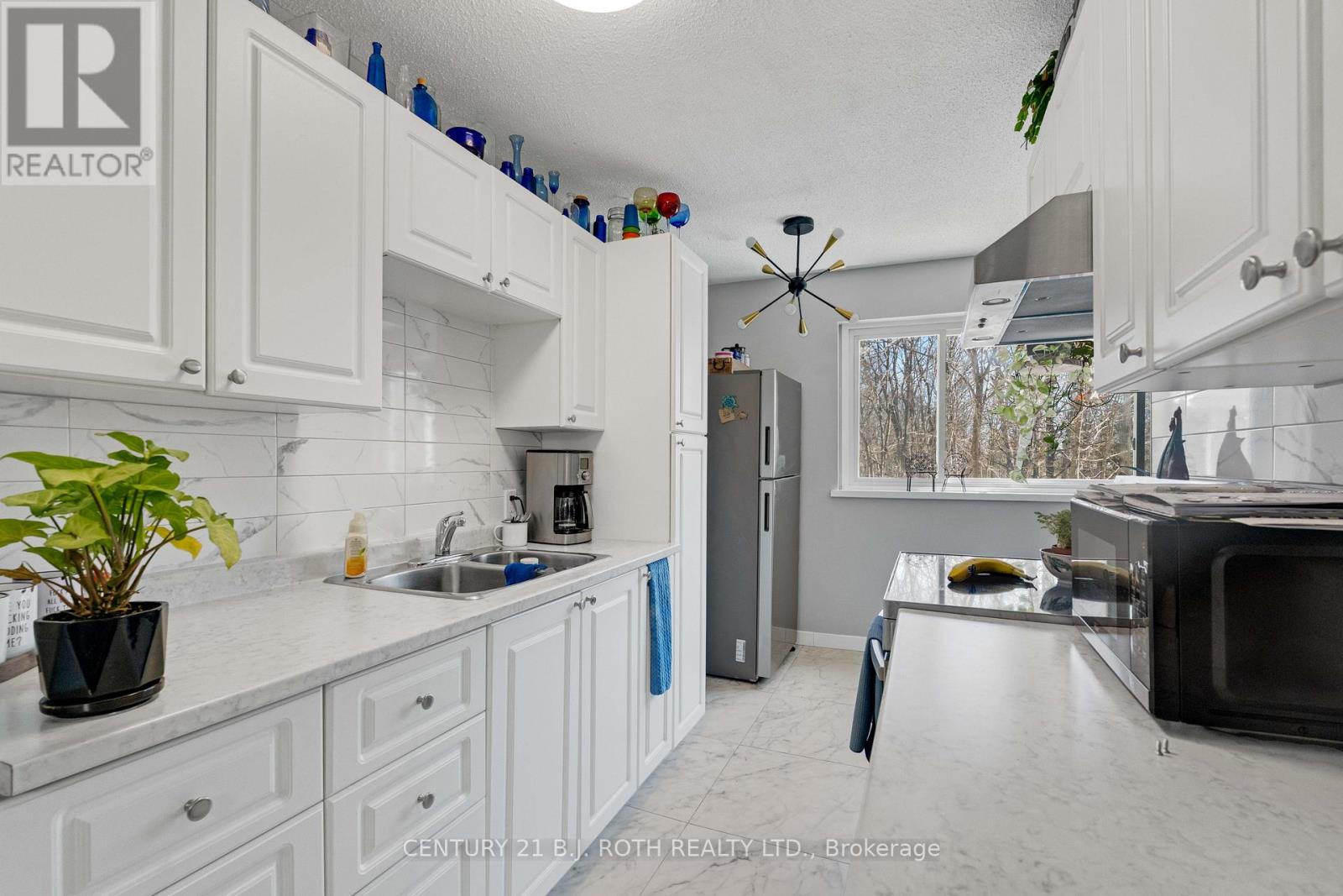 184 BORLAND STREET E - 21