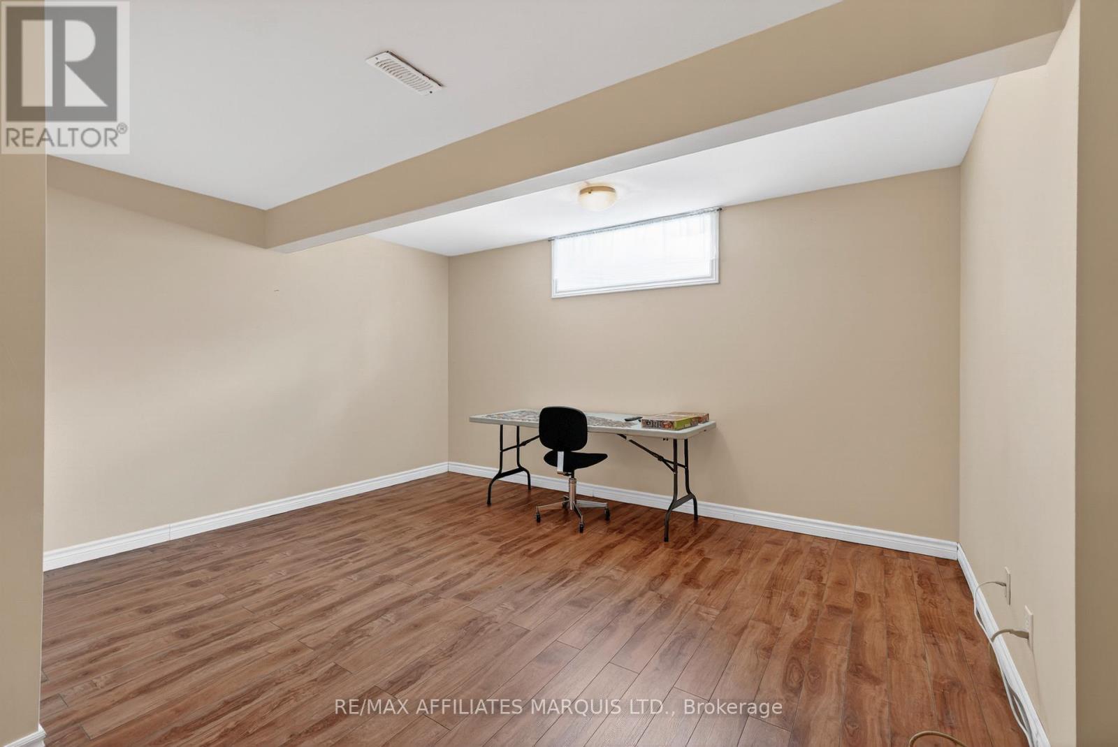 516 JO ANNE CRESCENT - 23