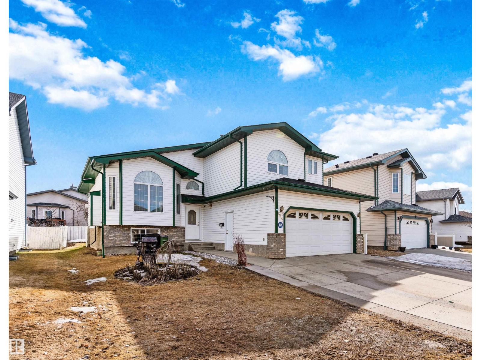 2915 151A AV NW, Edmonton