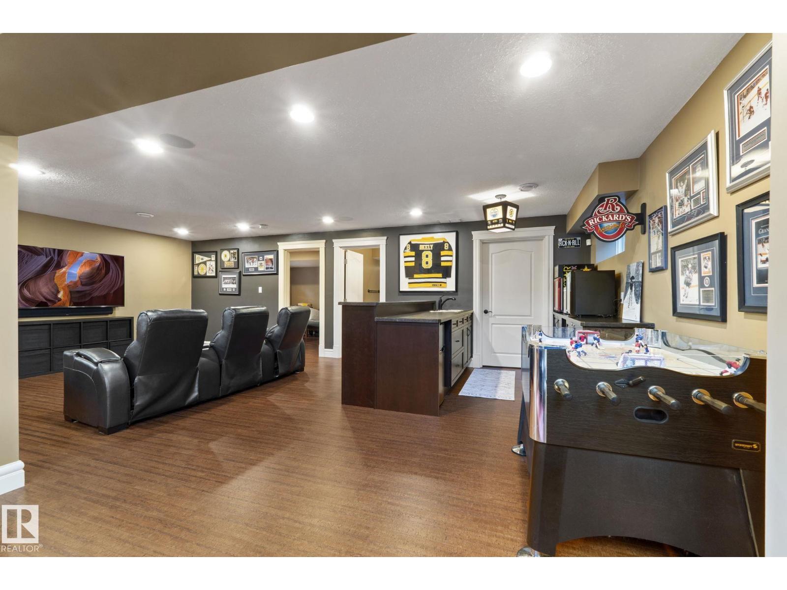 2011 126 ST SW, Edmonton