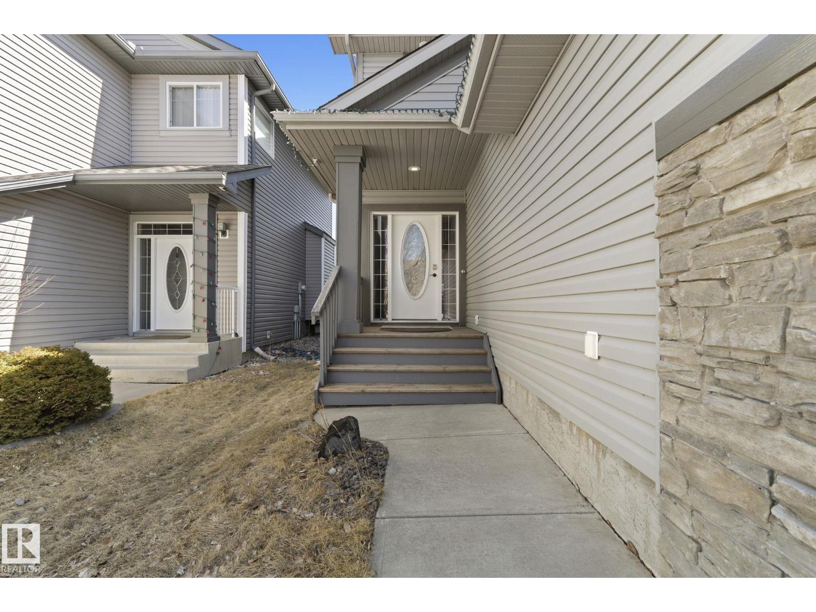 2011 126 ST SW, Edmonton