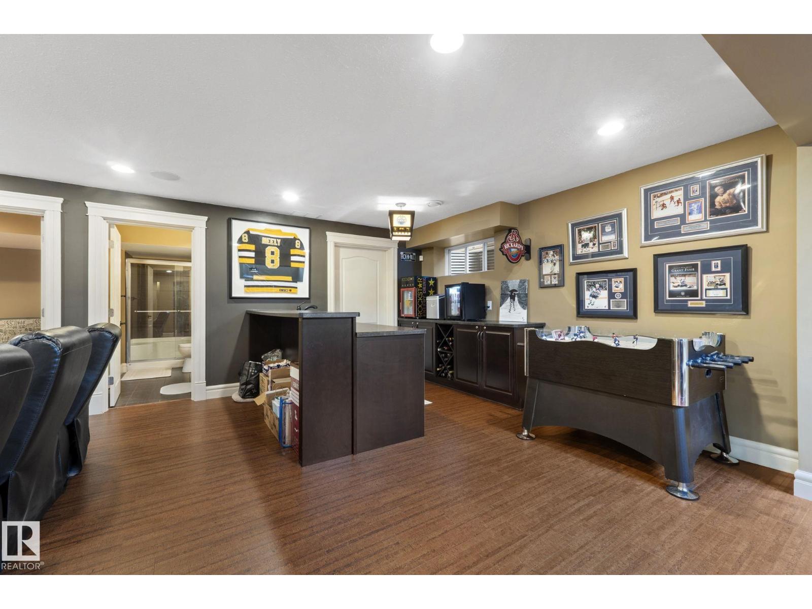 2011 126 ST SW, Edmonton