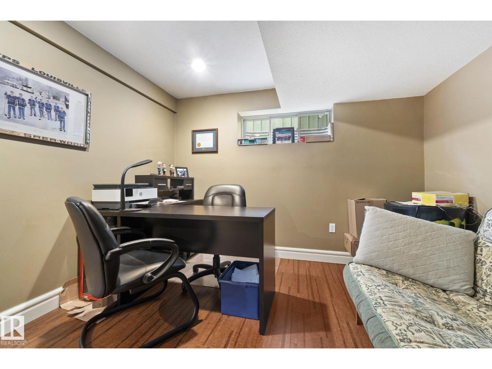 2011 126 ST SW, Edmonton