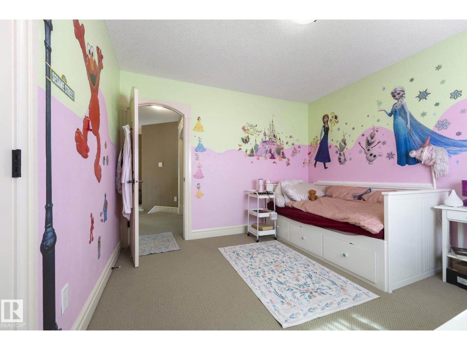 2011 126 ST SW, Edmonton