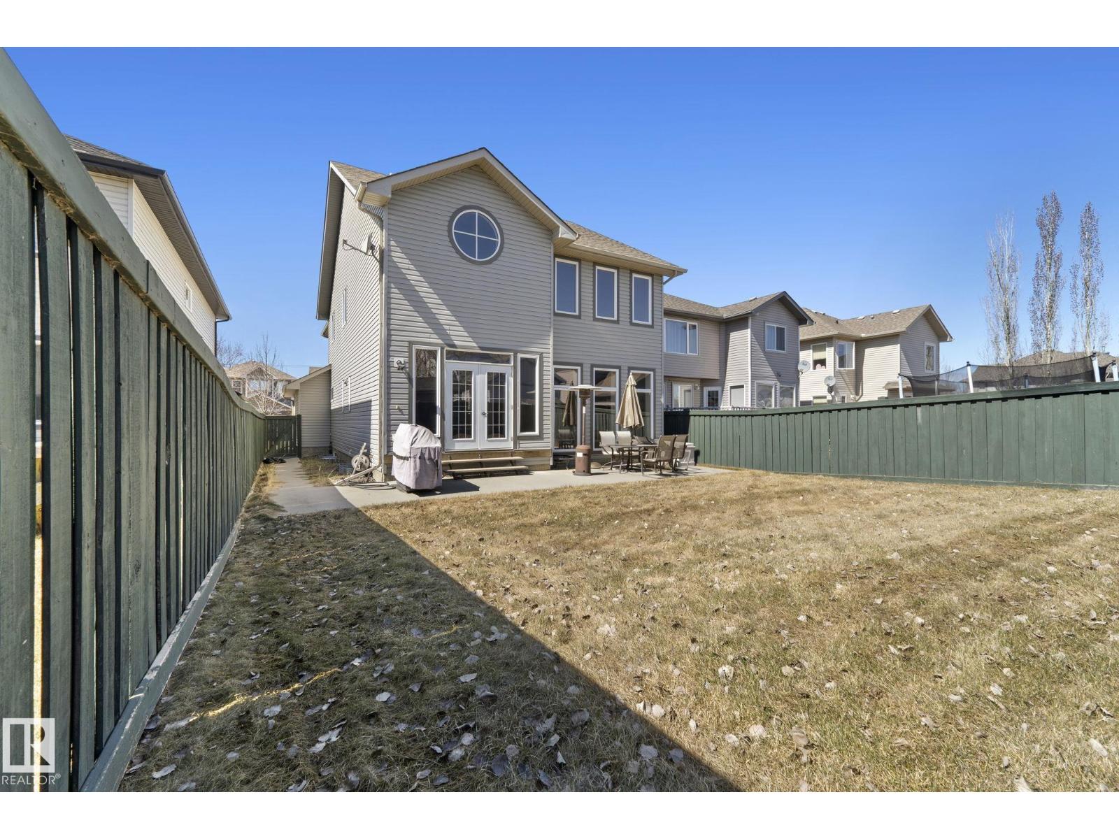 2011 126 ST SW, Edmonton