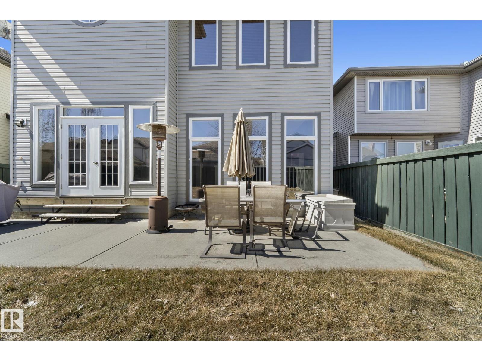 2011 126 ST SW, Edmonton