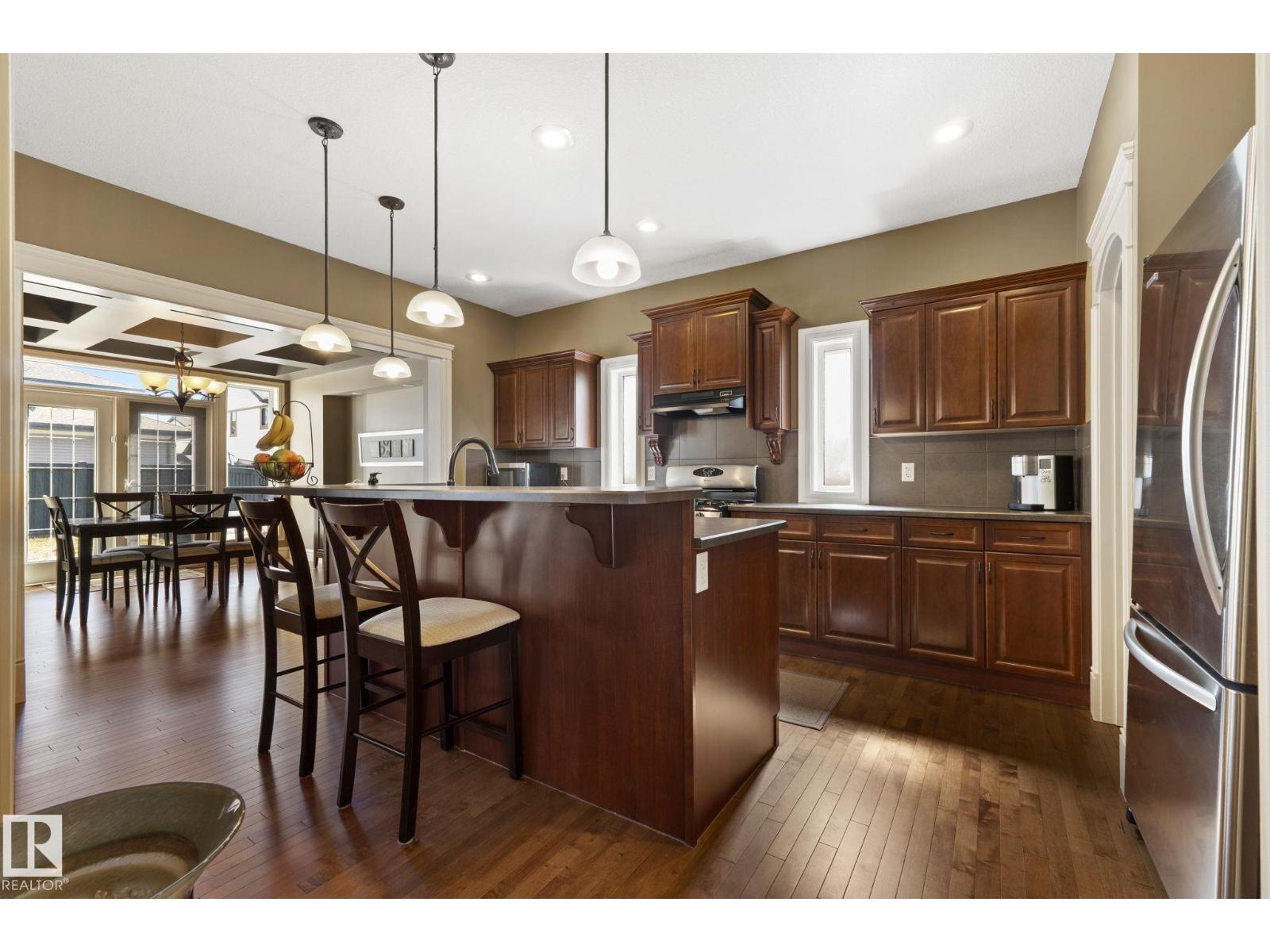 2011 126 ST SW, Edmonton