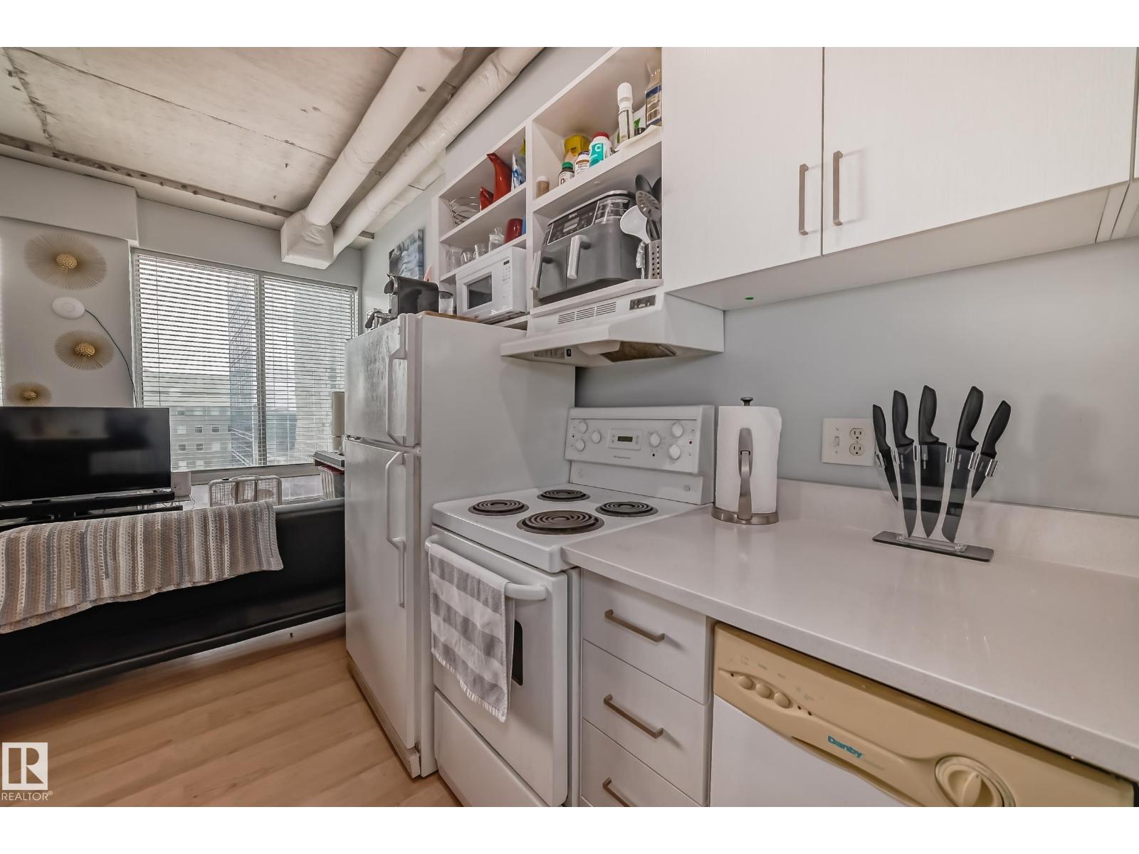 #1207 10024 JASPER AV NW, Edmonton