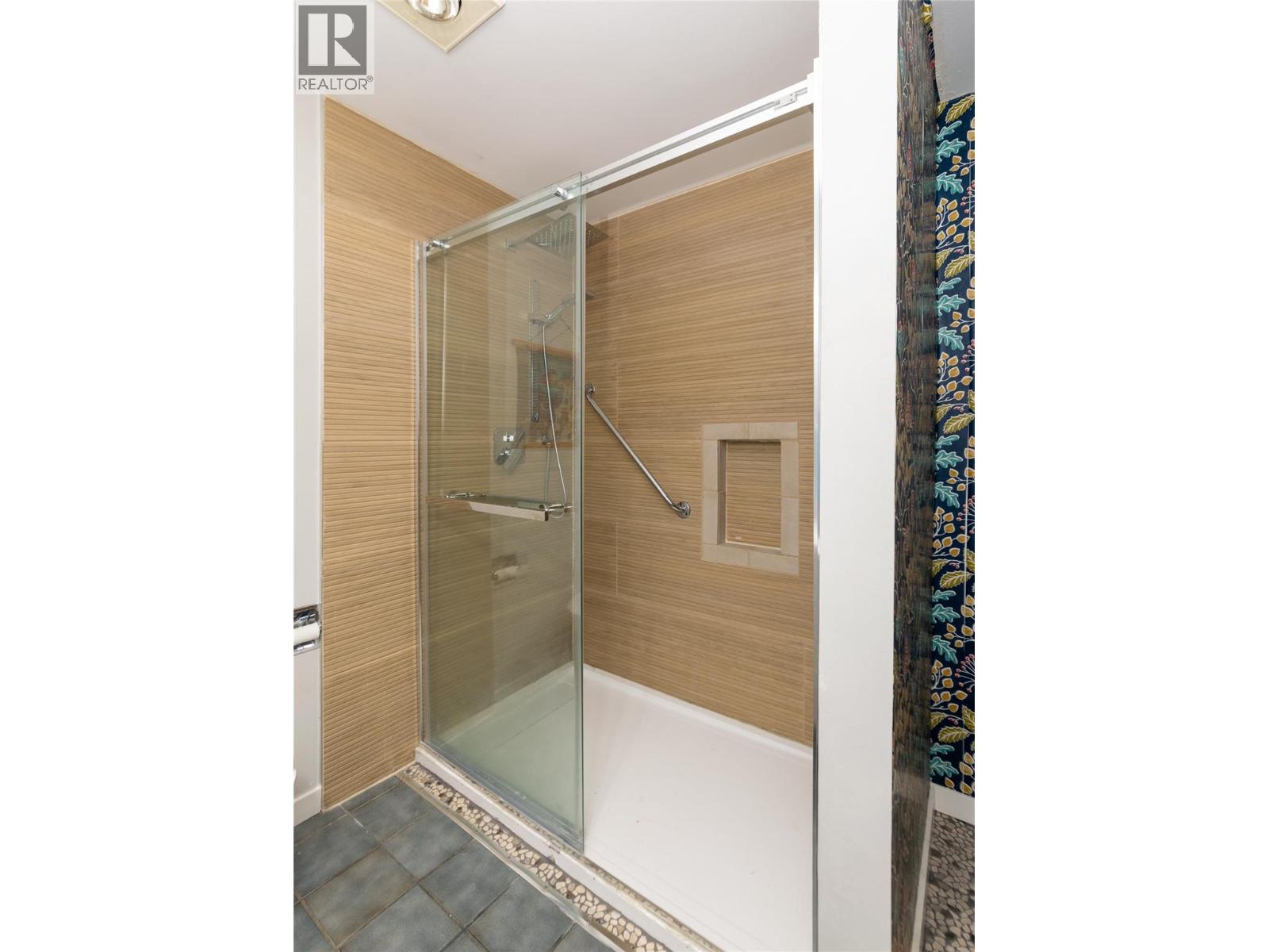 2780 25 Avenue NE - 15