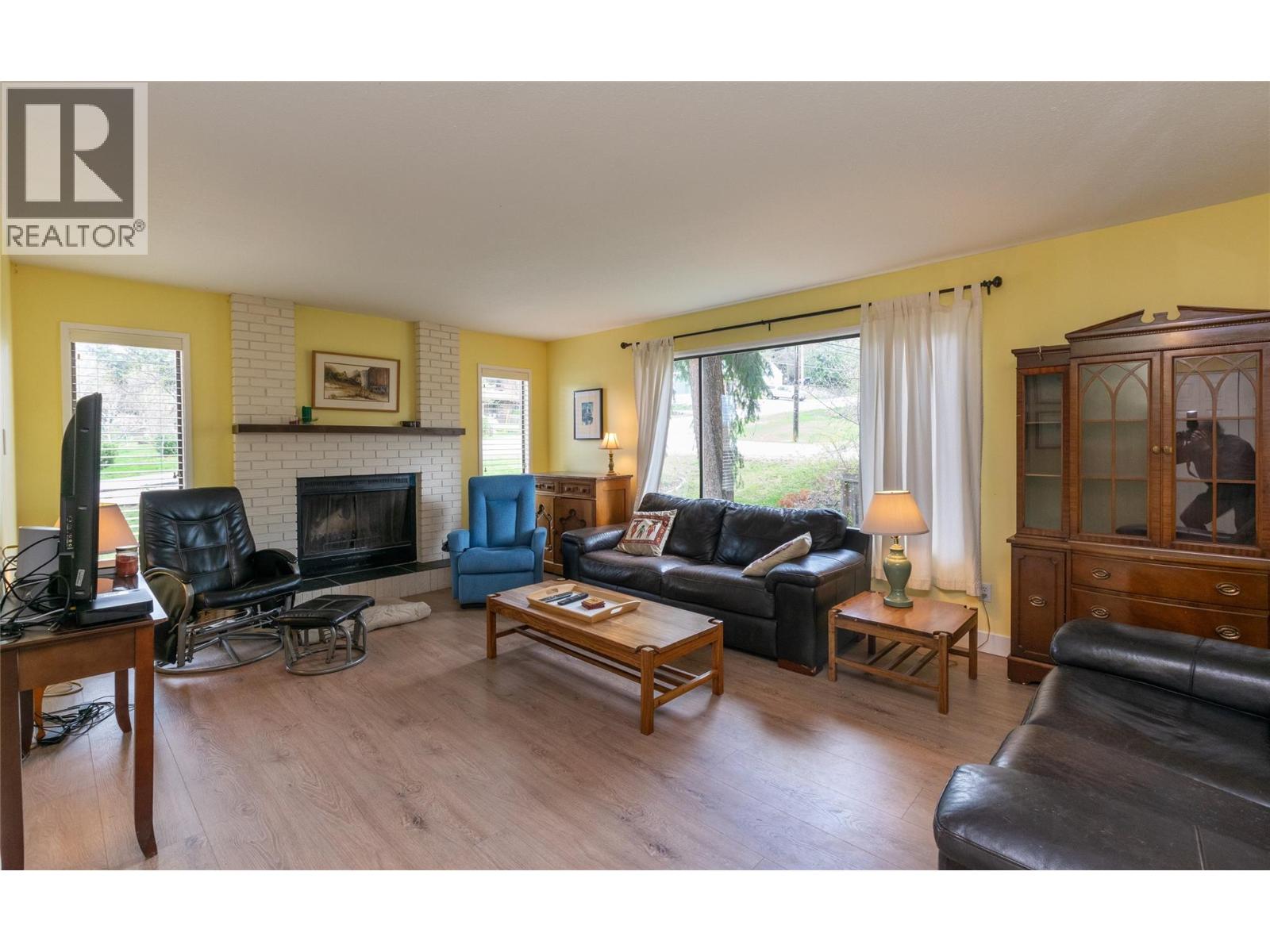 2780 25 Avenue NE - Image 2