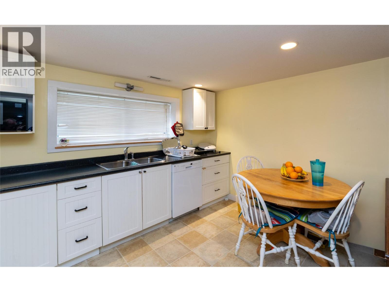 2780 25 Avenue NE - 28