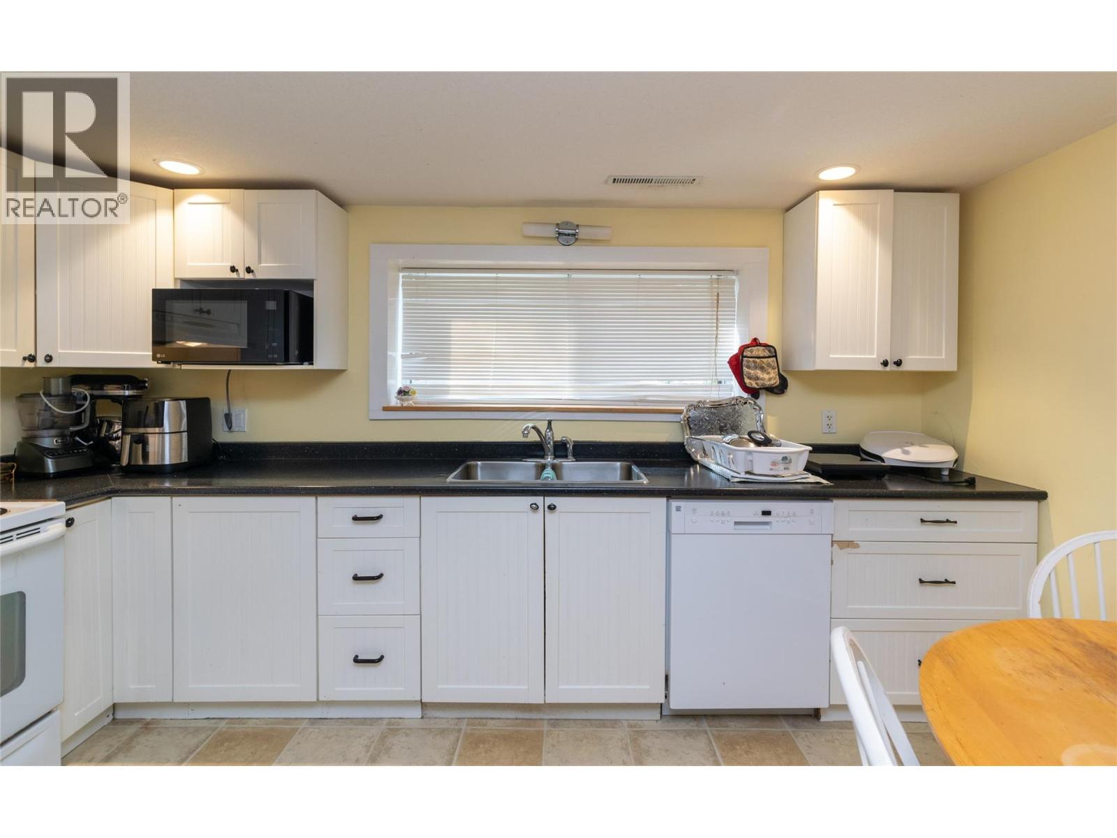 2780 25 Avenue NE - 31