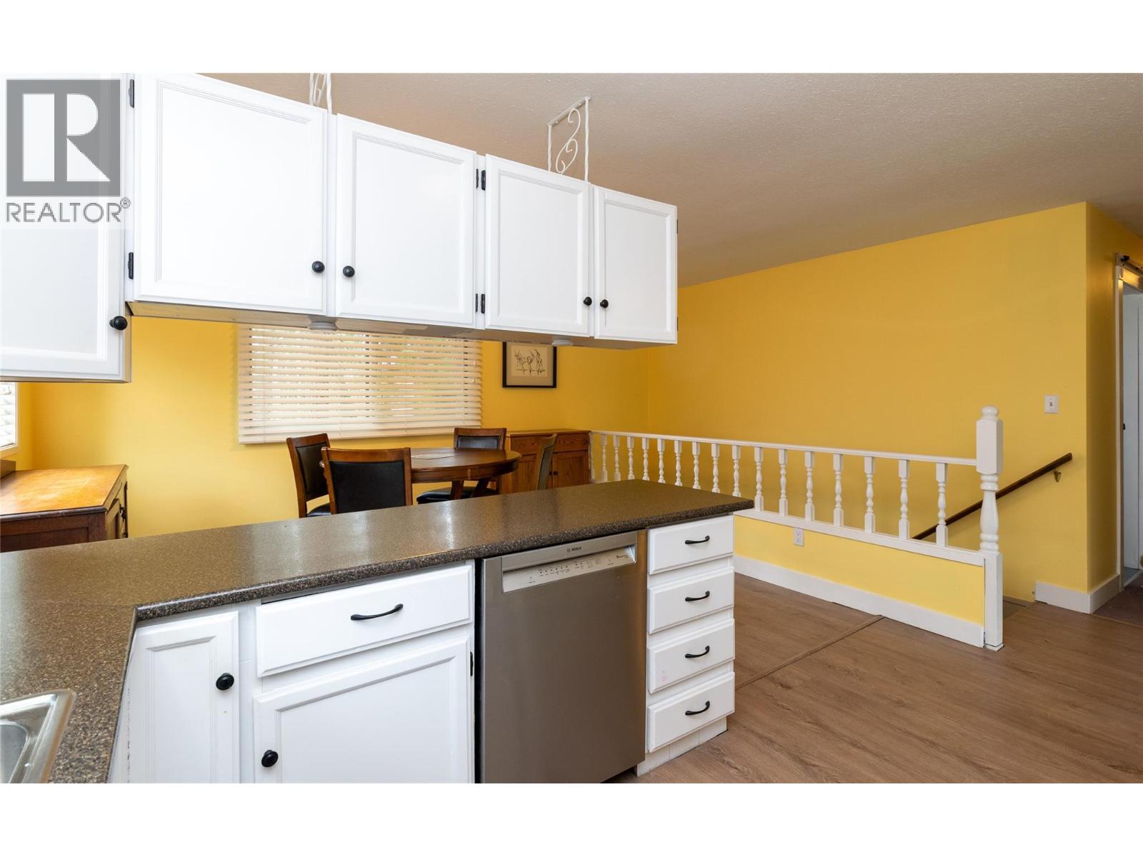 2780 25 Avenue NE - 9