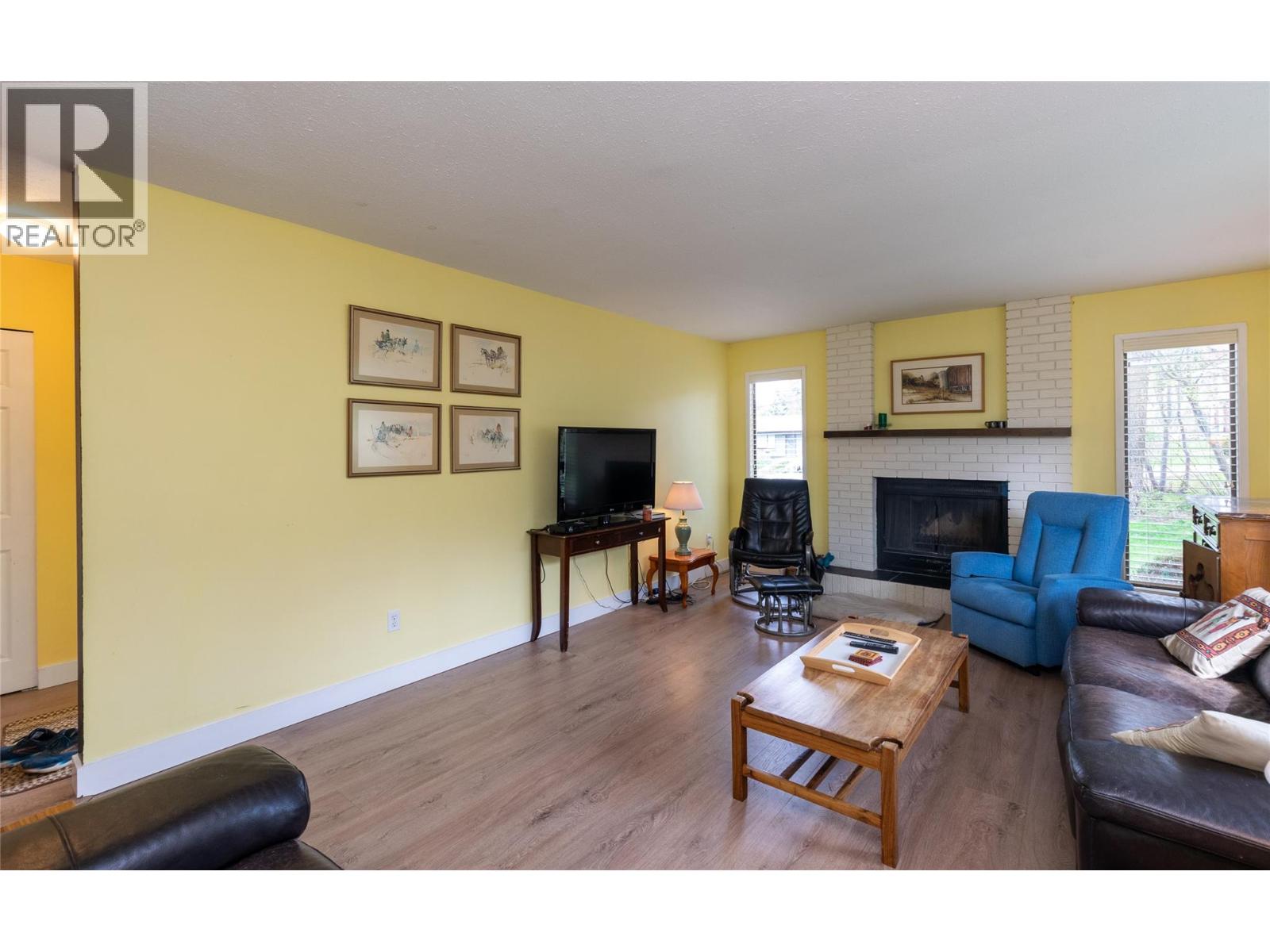 2780 25 Avenue NE - 4