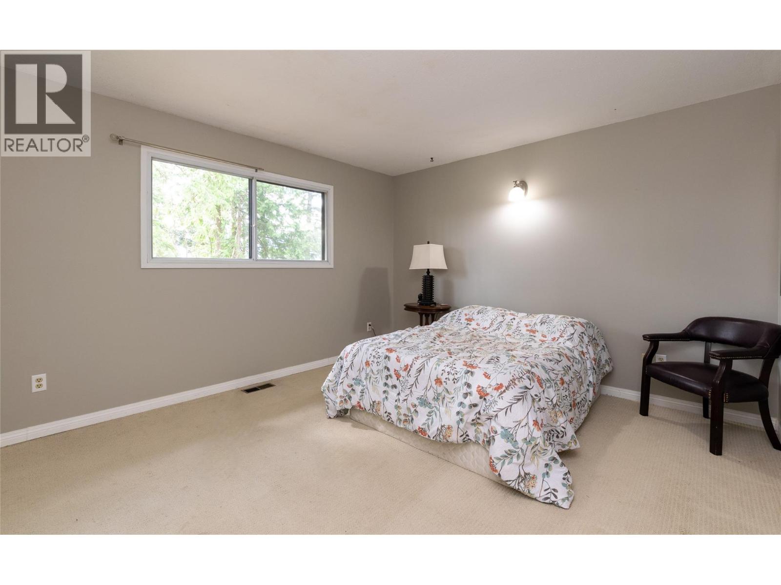 2780 25 Avenue NE - 12