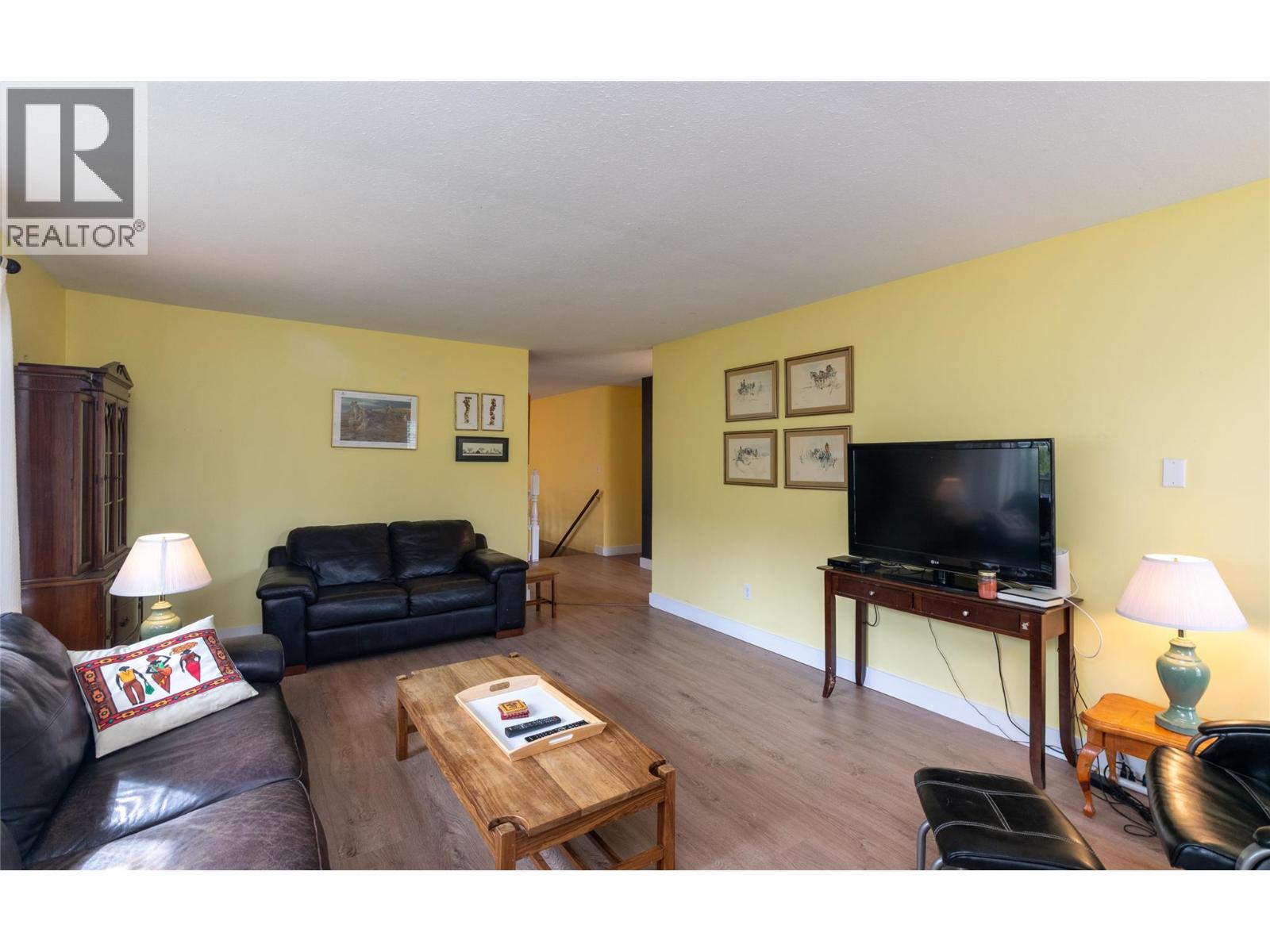 2780 25 Avenue NE - 5