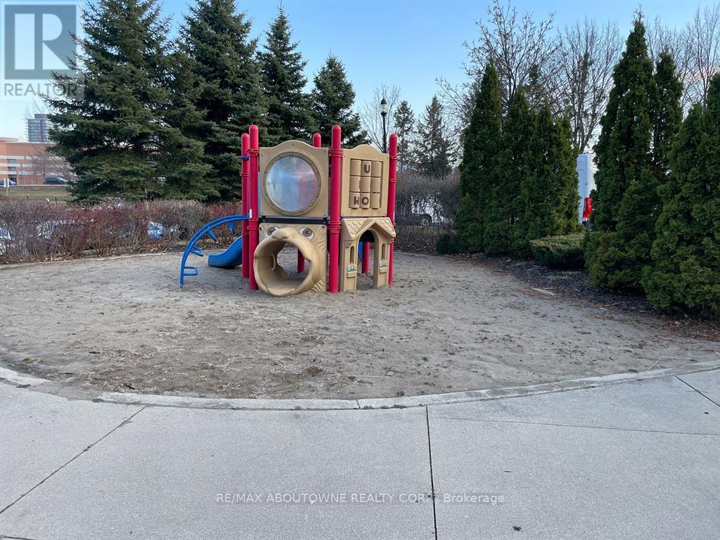 1102 - 2585 ERIN CENTRE BOULEVARD — photo 33