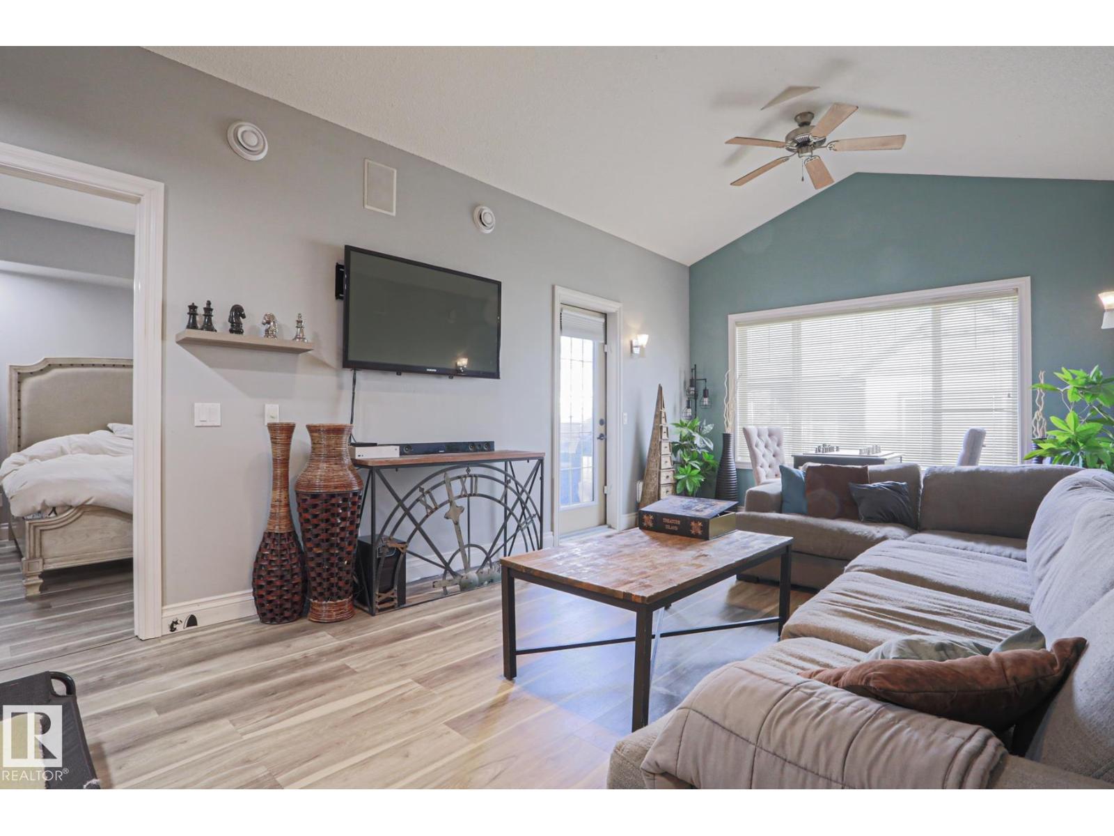 #18 2565 HANNA CR NW, Edmonton