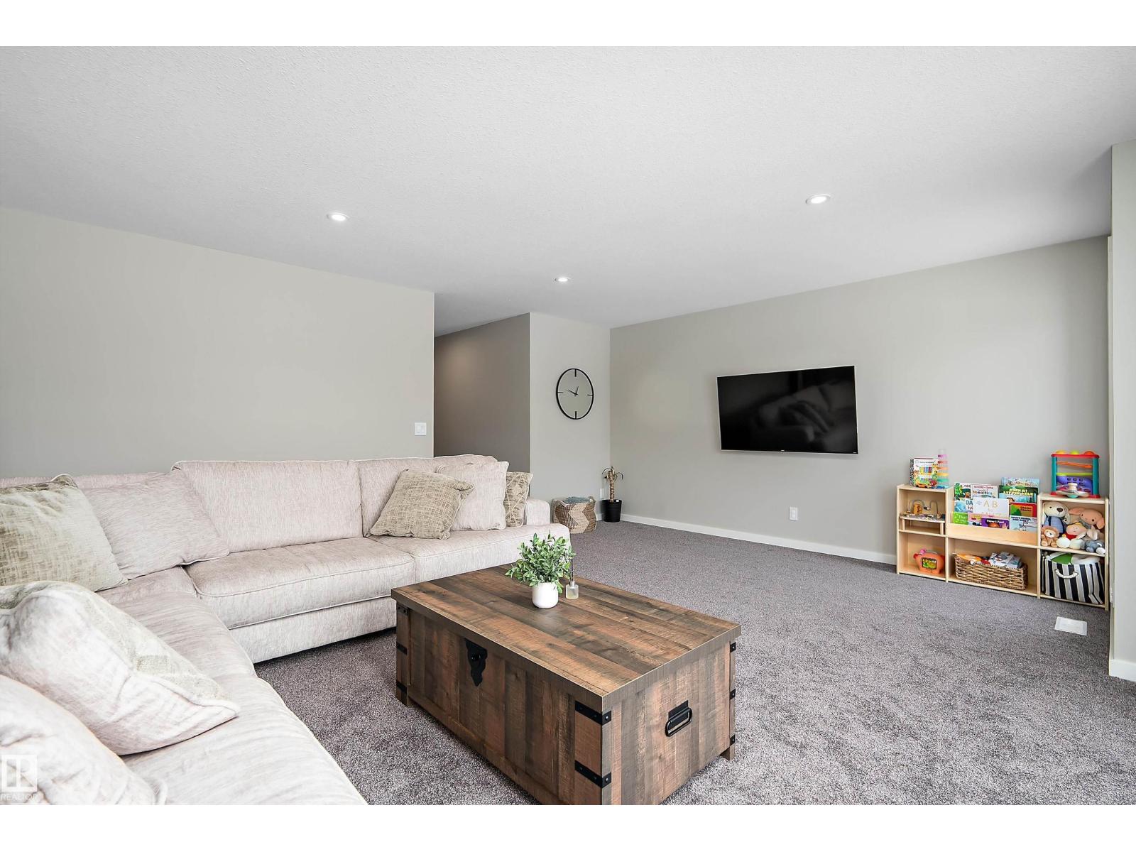 46 CHELLES WD, St. Albert