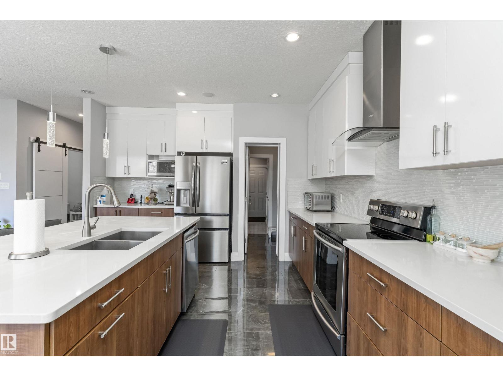 18096 89 ST NW - 5