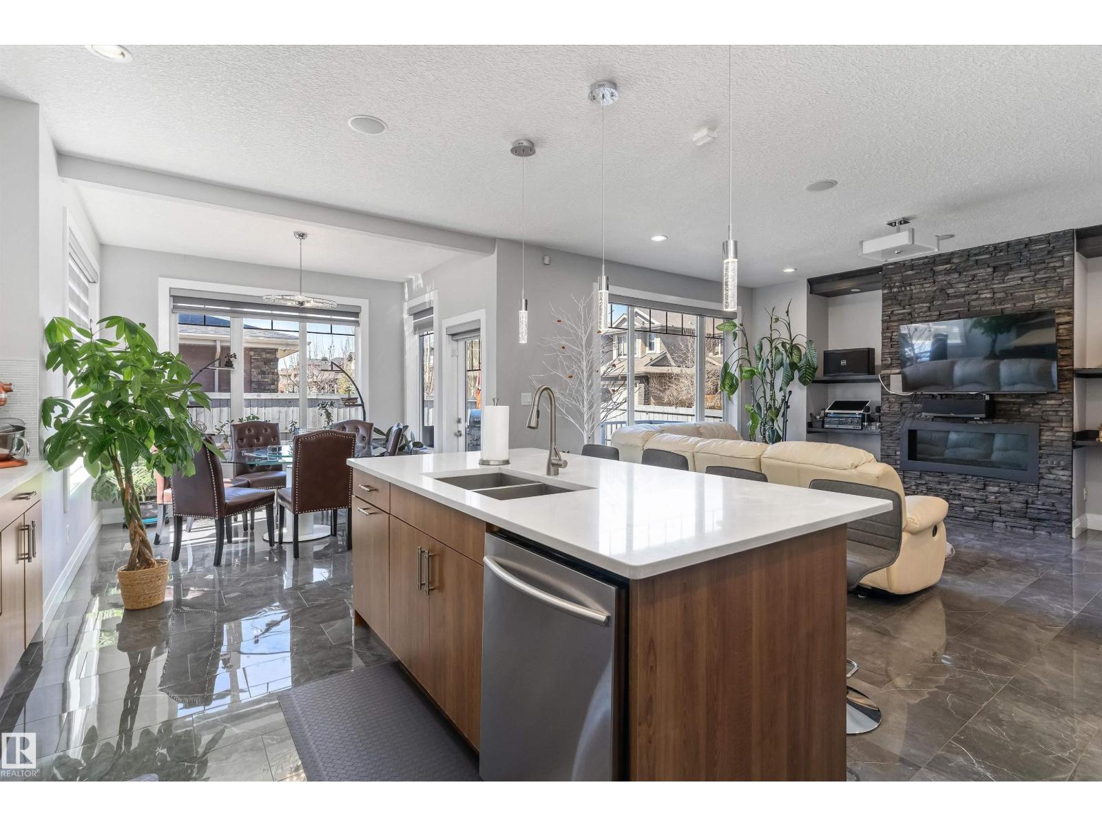 18096 89 ST NW - 6