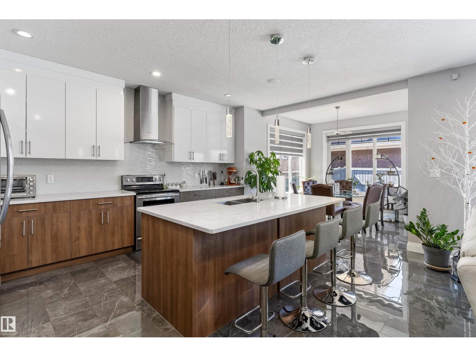 18096 89 ST NW - 8