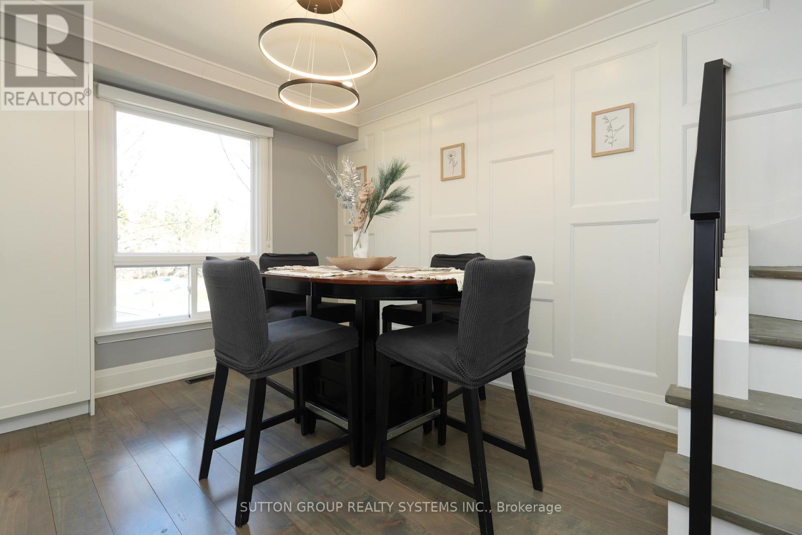 70 COURTLEIGH SQUARE - 17