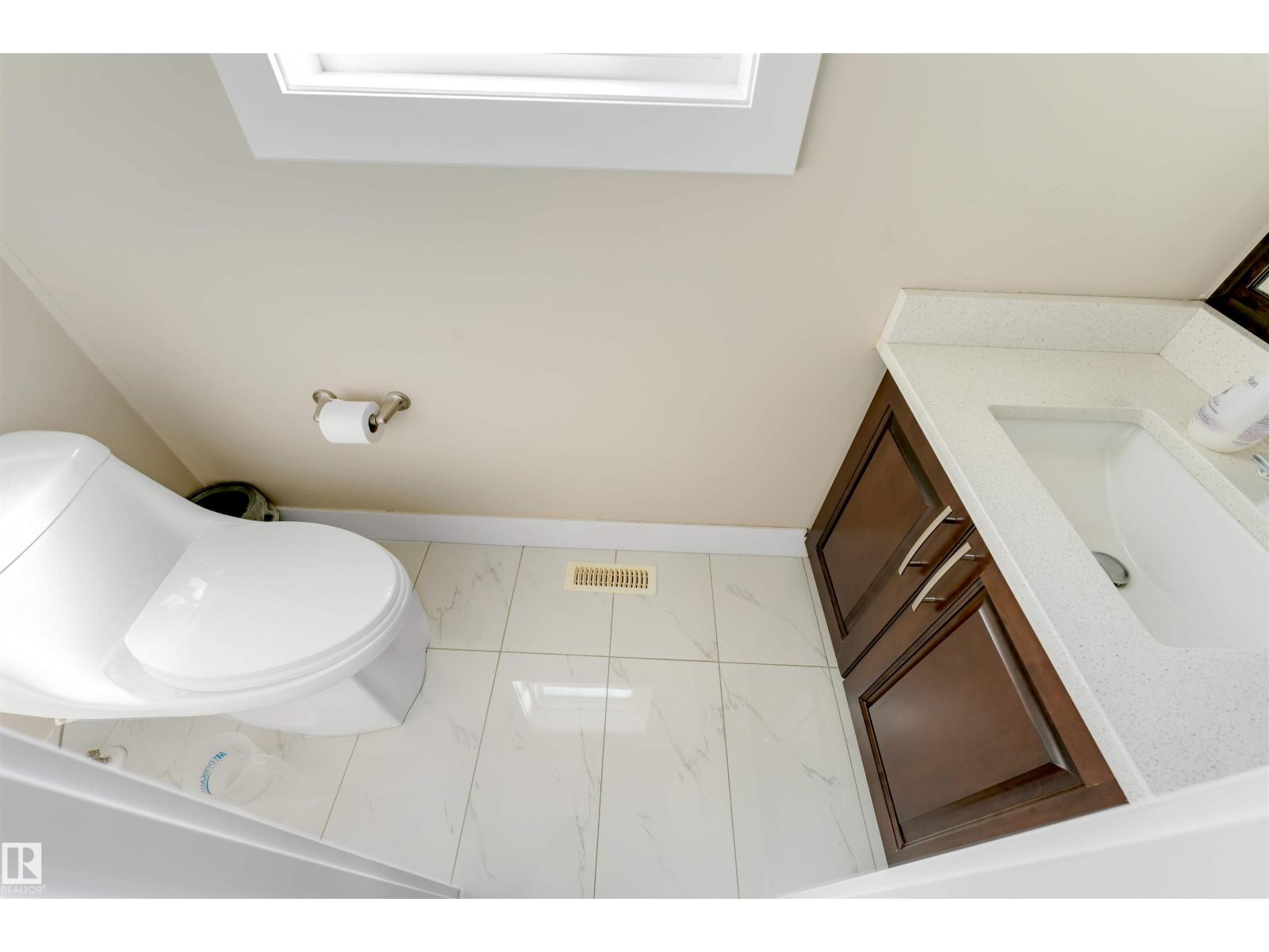 1943 ADAMSON TC SW, Edmonton