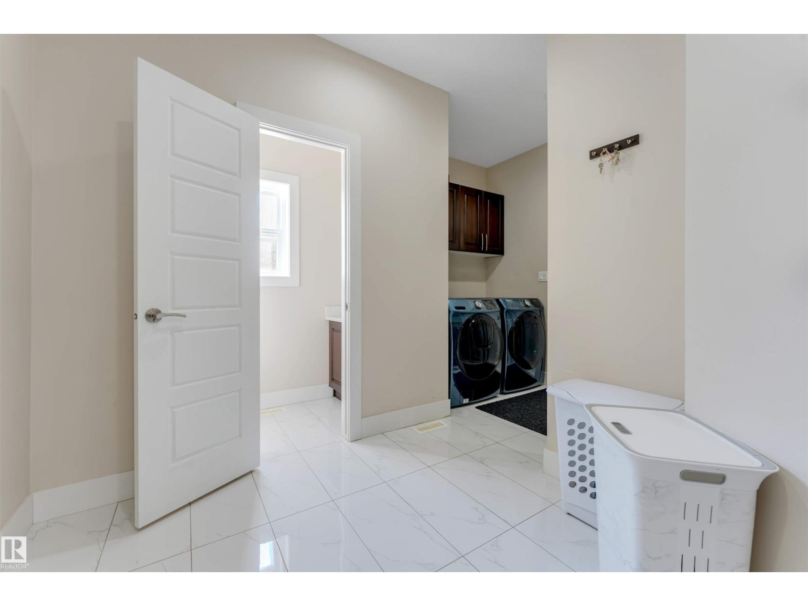 1943 ADAMSON TC SW, Edmonton