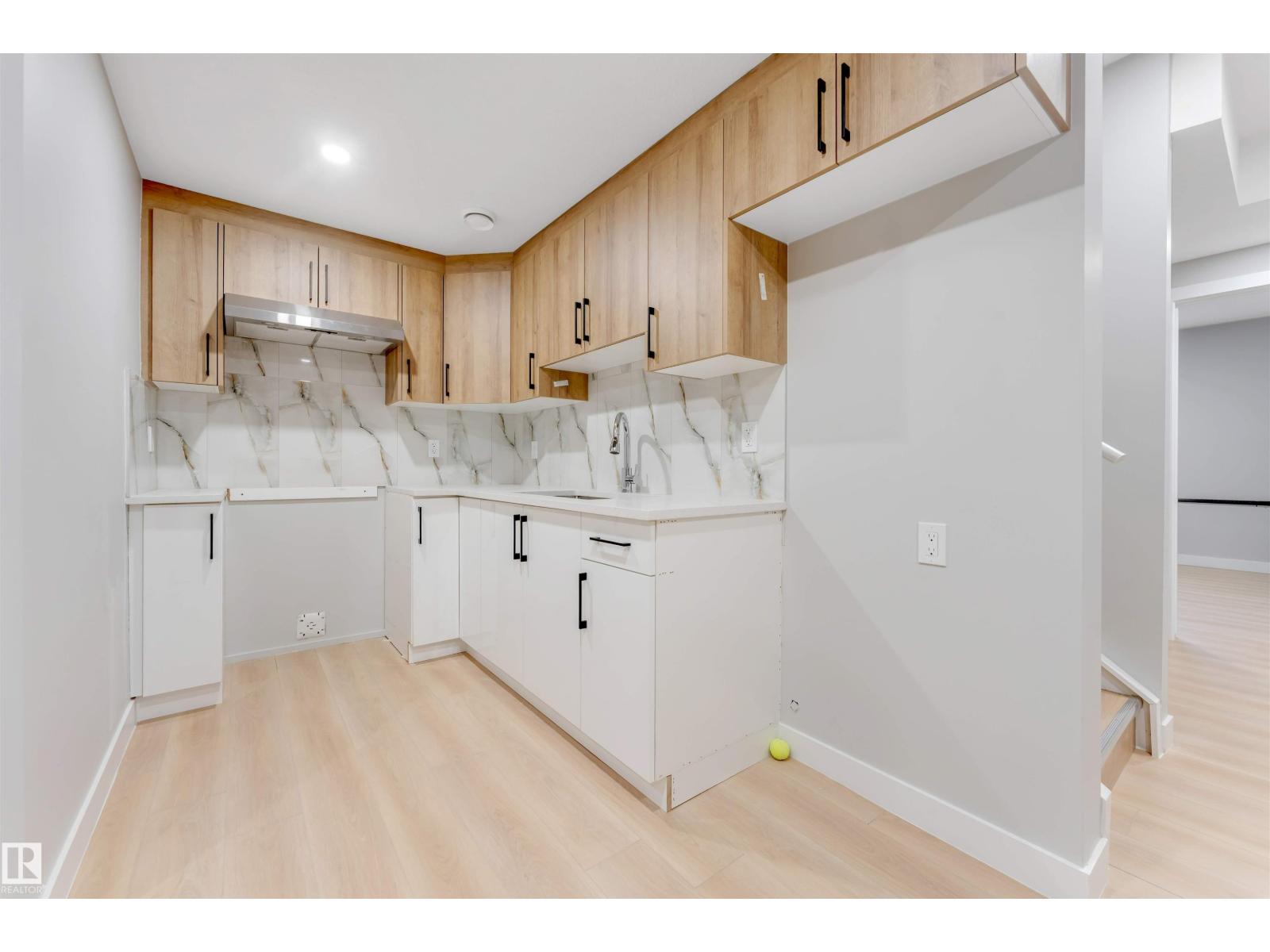 1943 ADAMSON TC SW, Edmonton