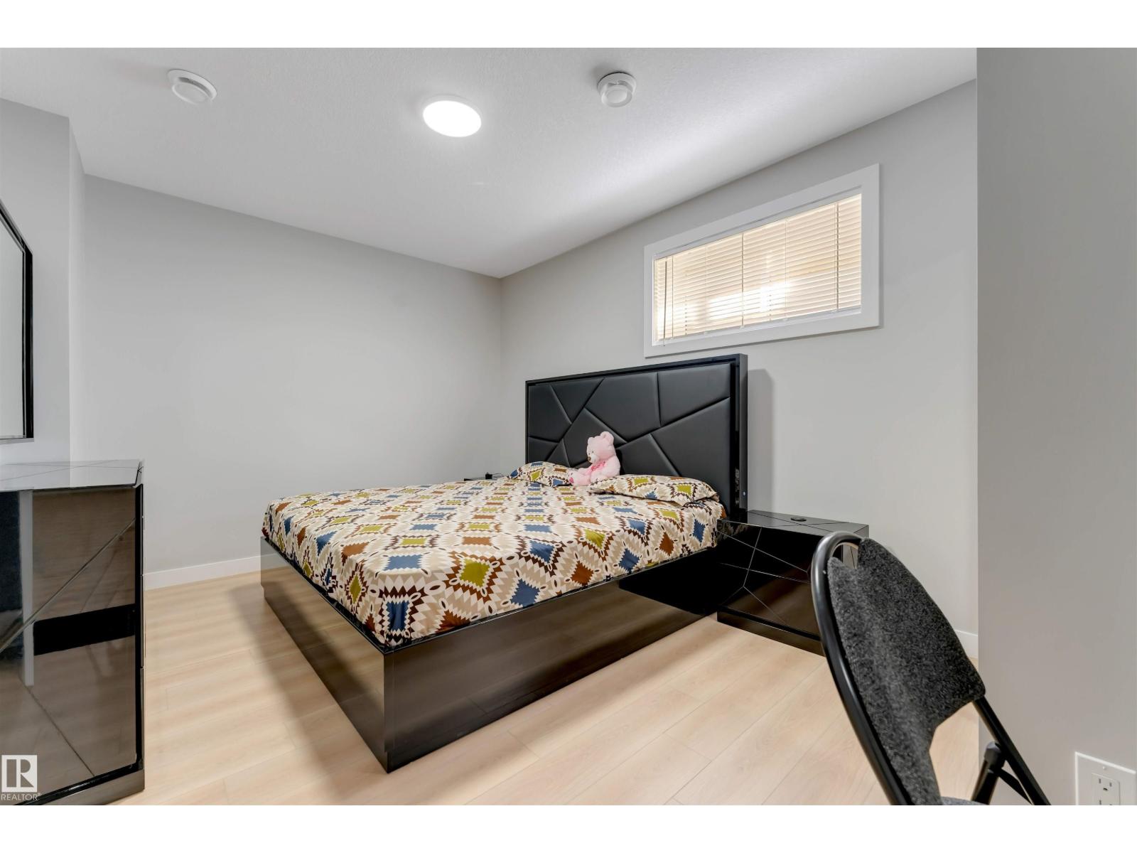 1943 ADAMSON TC SW, Edmonton