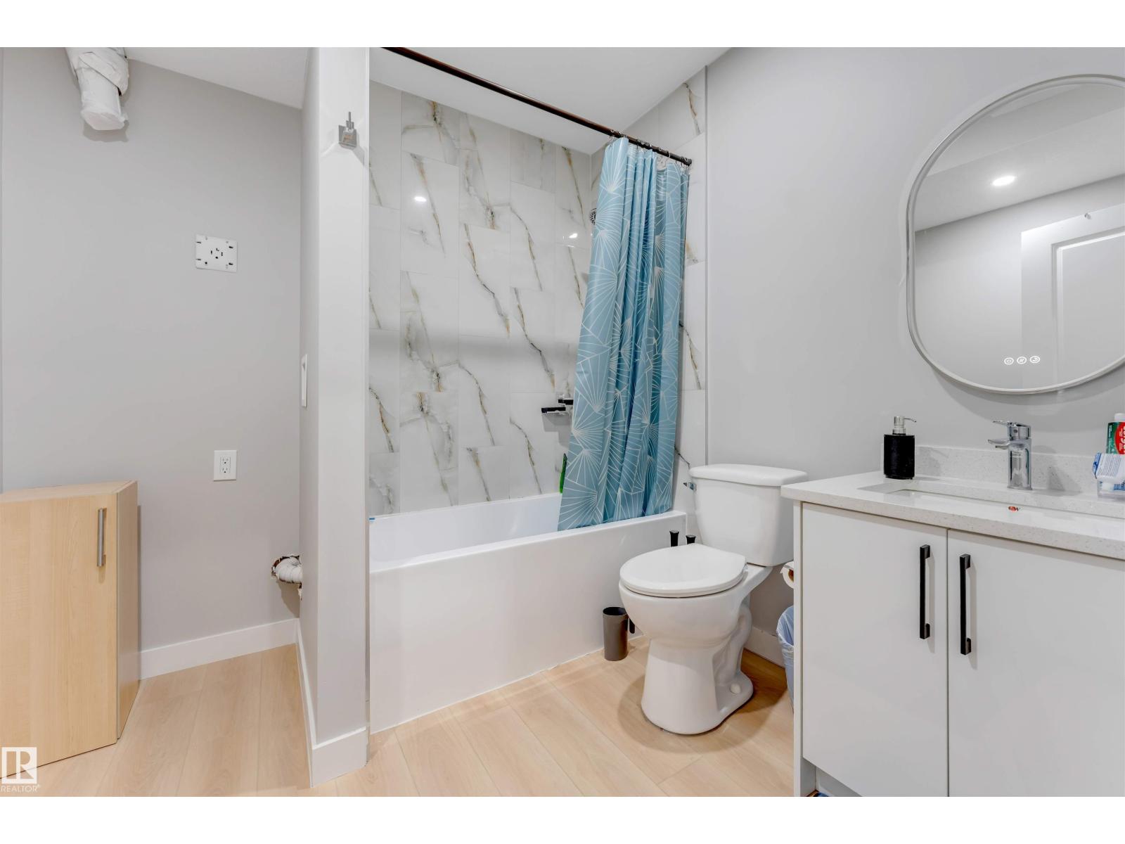 1943 ADAMSON TC SW, Edmonton