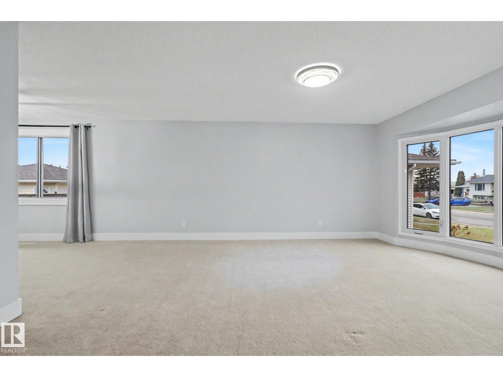 8711 30 AV NW, Edmonton